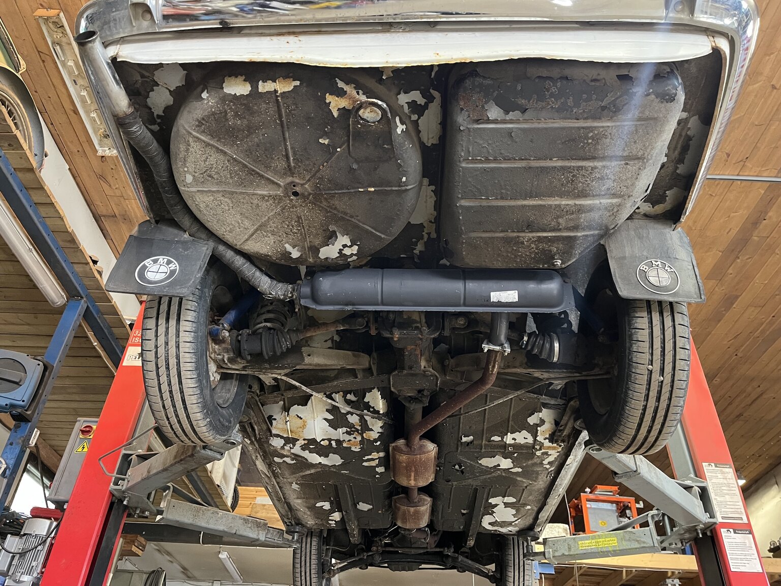 Image of 1965 BMW 1800 mechanics