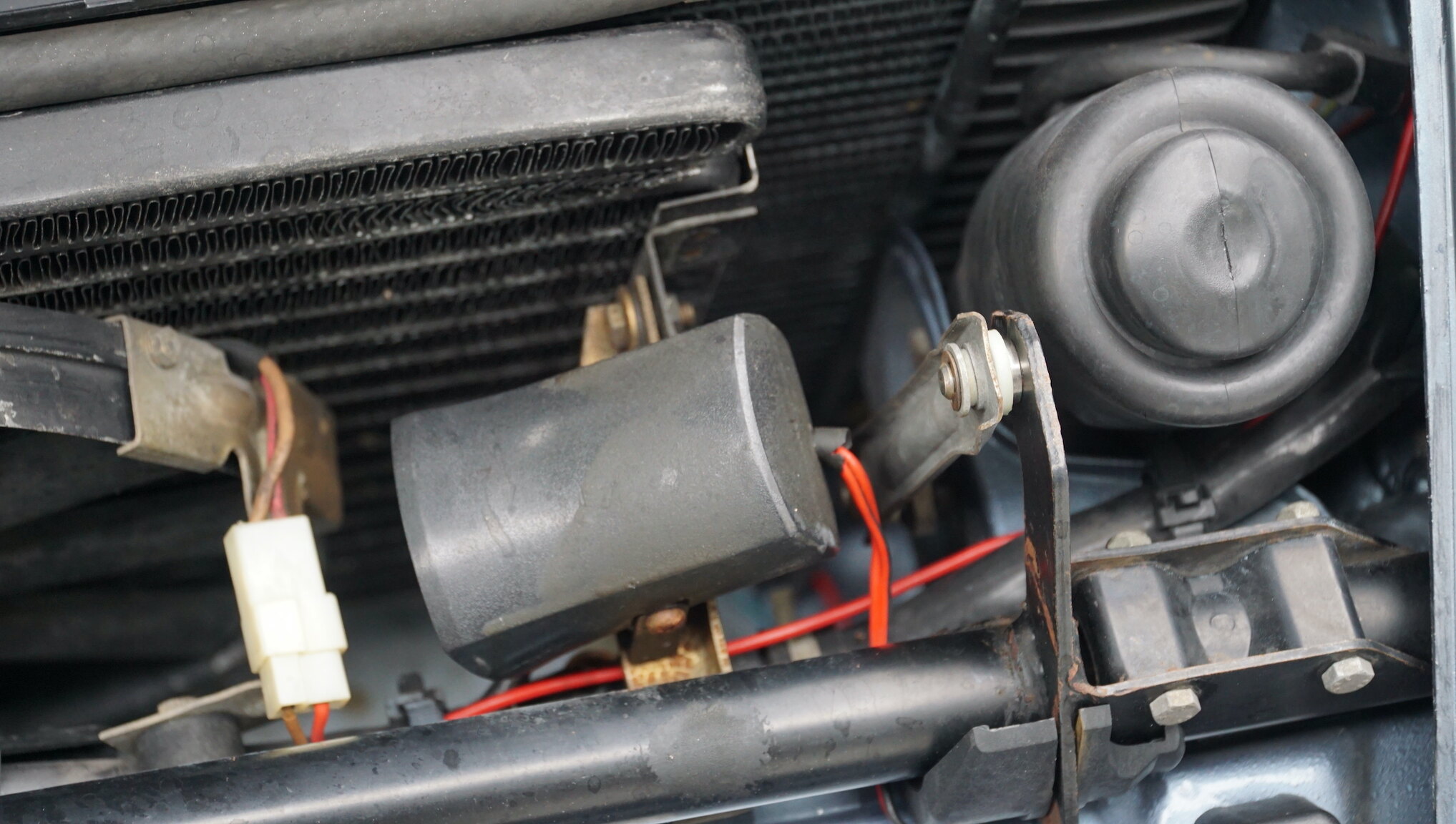 Image of 1983 Porsche 928S mechanics (10)