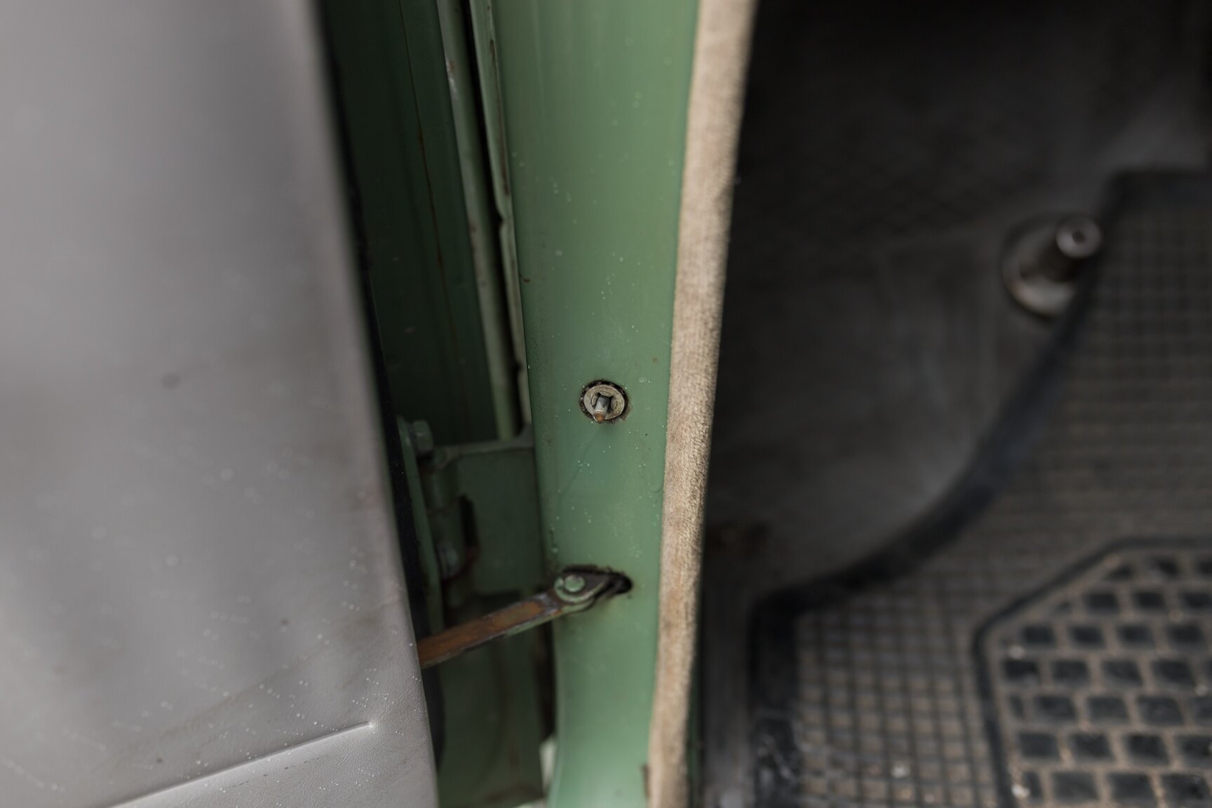 Interior image of 1959 Ford Consul (29)