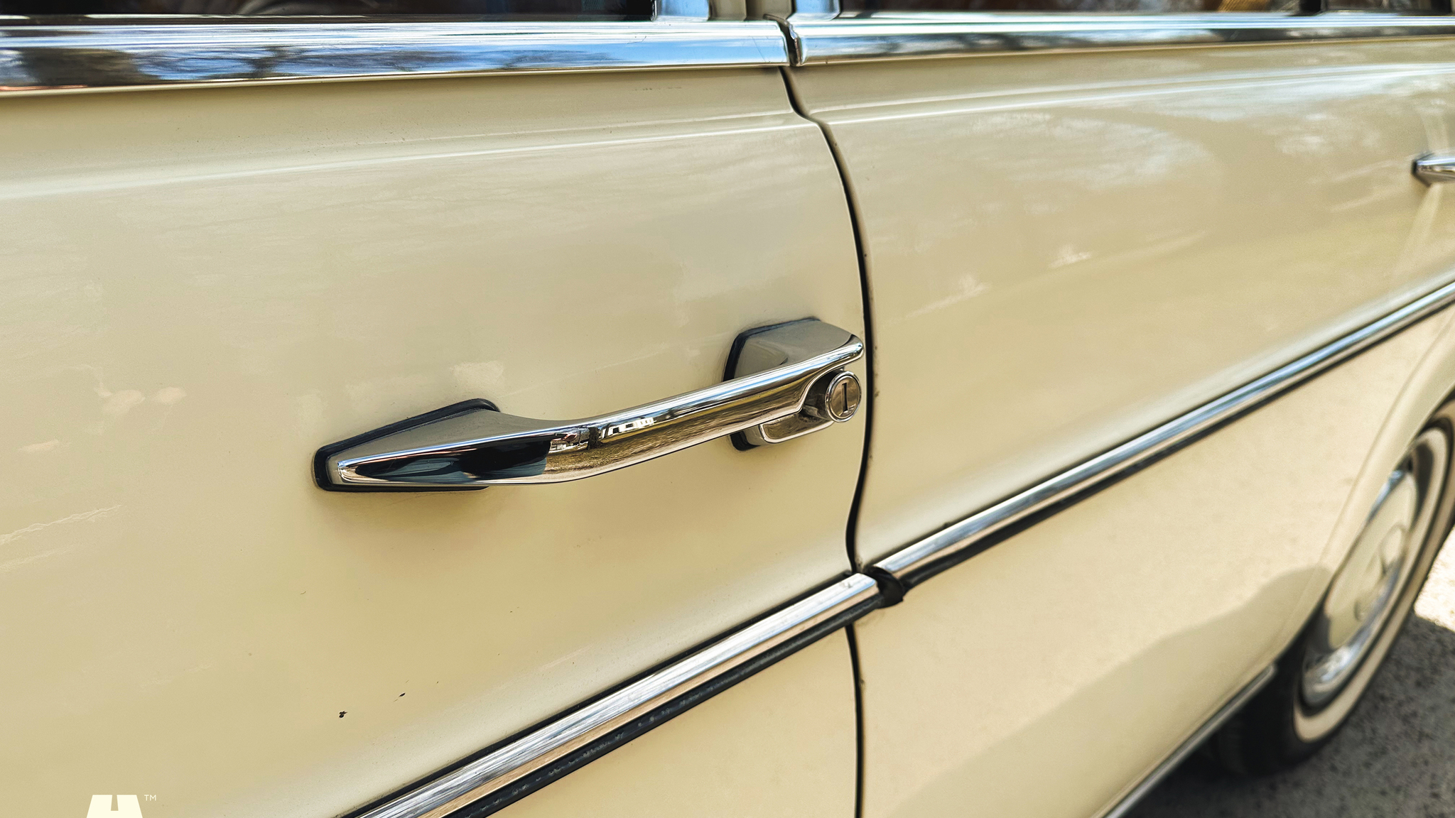 Exteriörbild på 1972 Mercedes-Benz 200