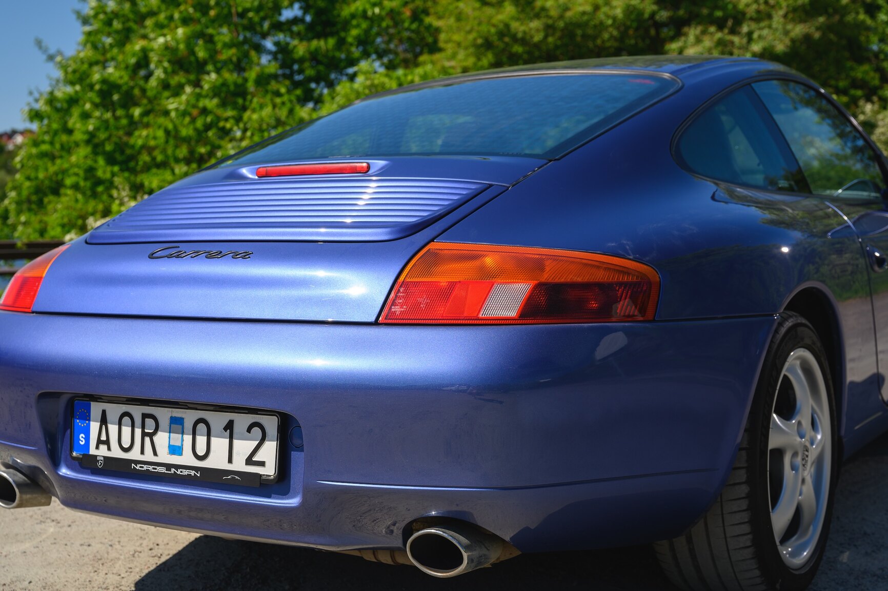 Exterior image of 1998 Porsche 911 Carrera Tiptronic (12)