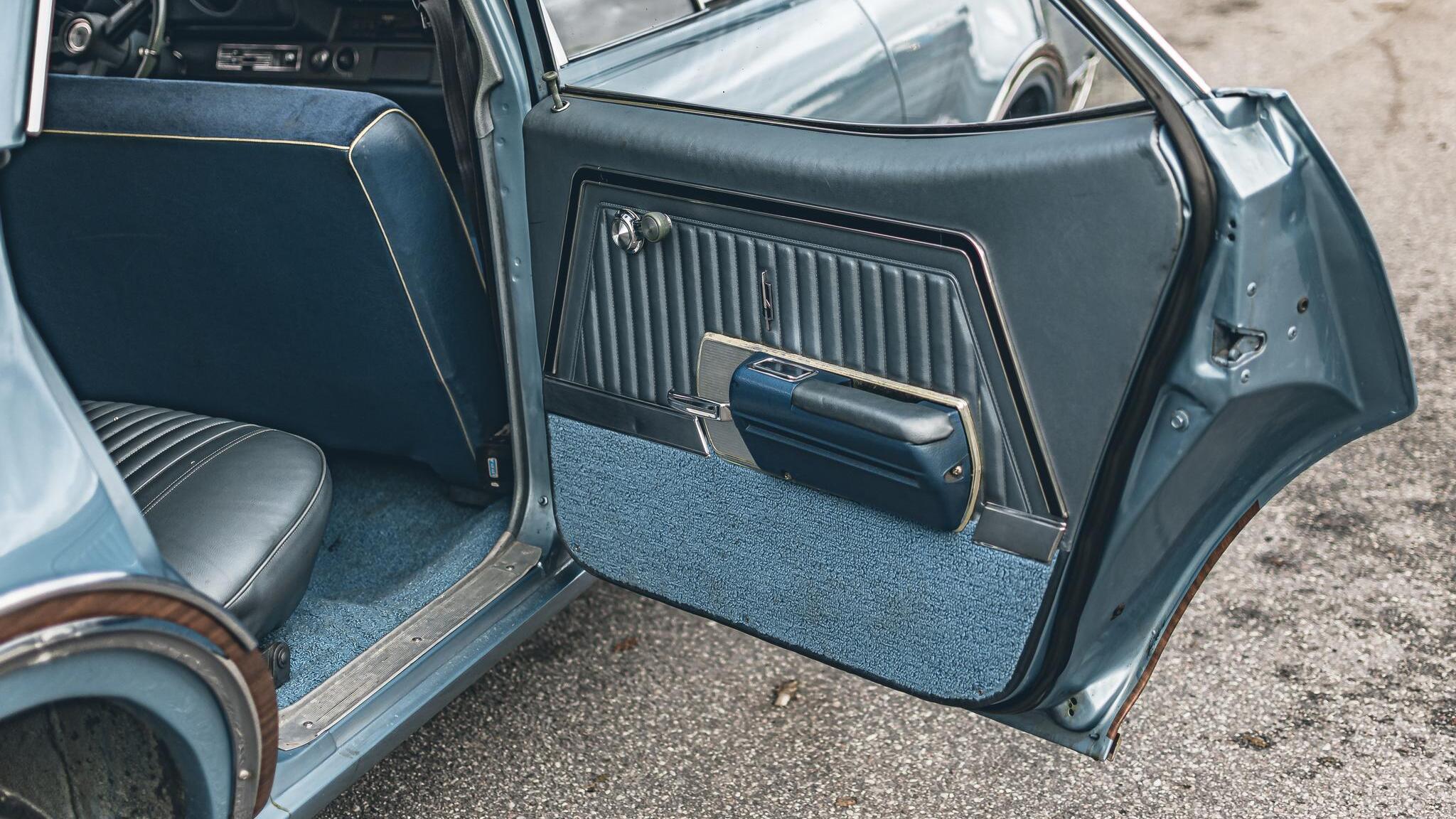 Innenraumfoto von 1968 Oldsmobile Vista Cruiser