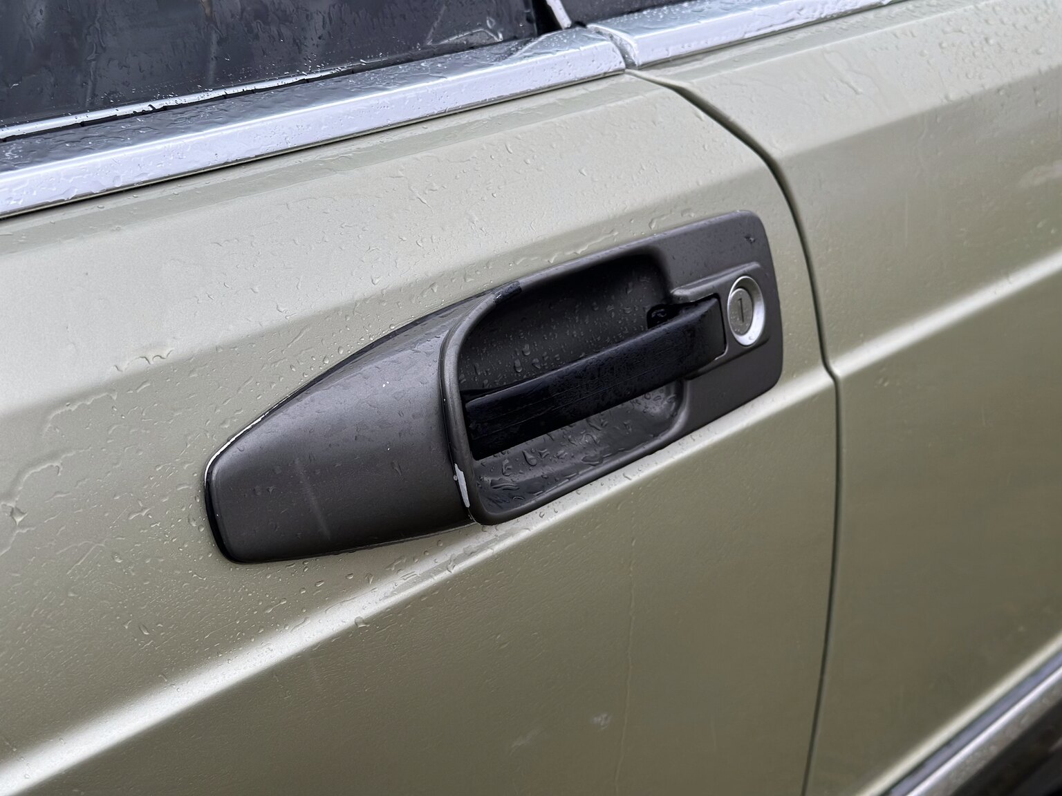 Exteriörbild på 1983 Mercedes-Benz 500 SEC