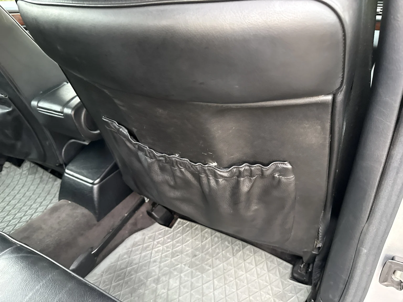 Interior image of 1994 Mercedes-Benz E 320 T (59)
