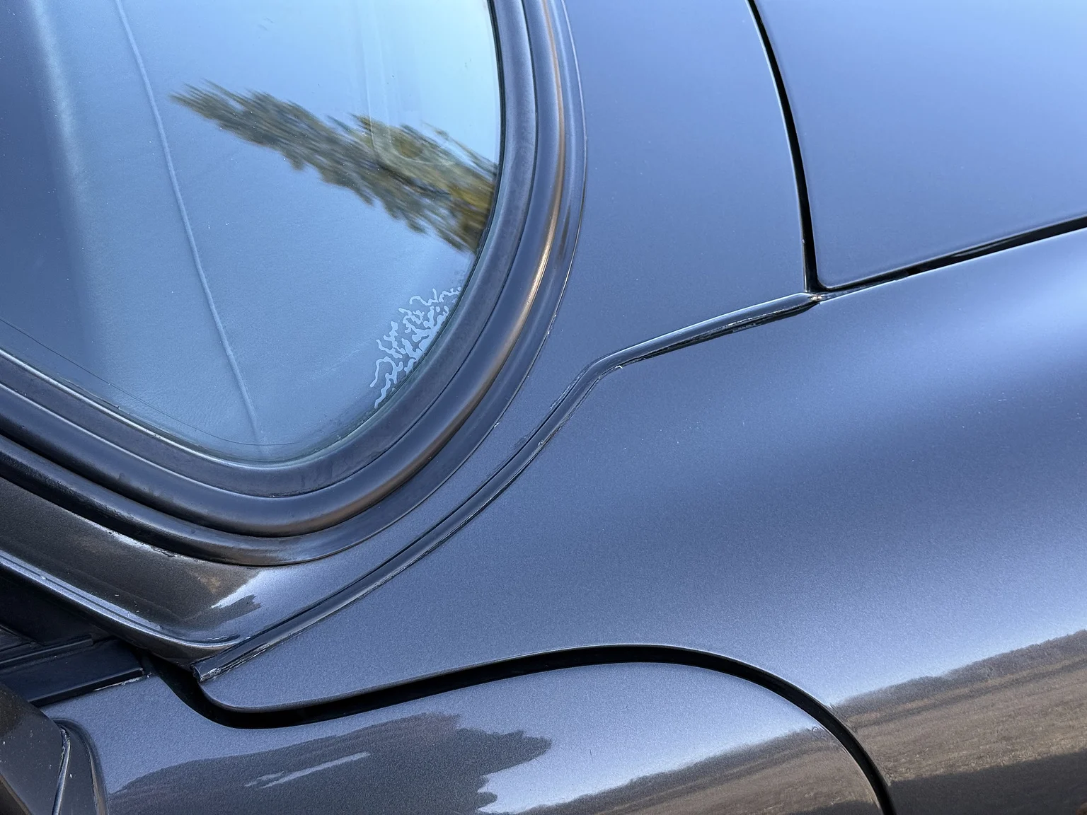 Exterior image of 1989 Porsche 911 / 930 3.3 Turbo 5-speed (49)