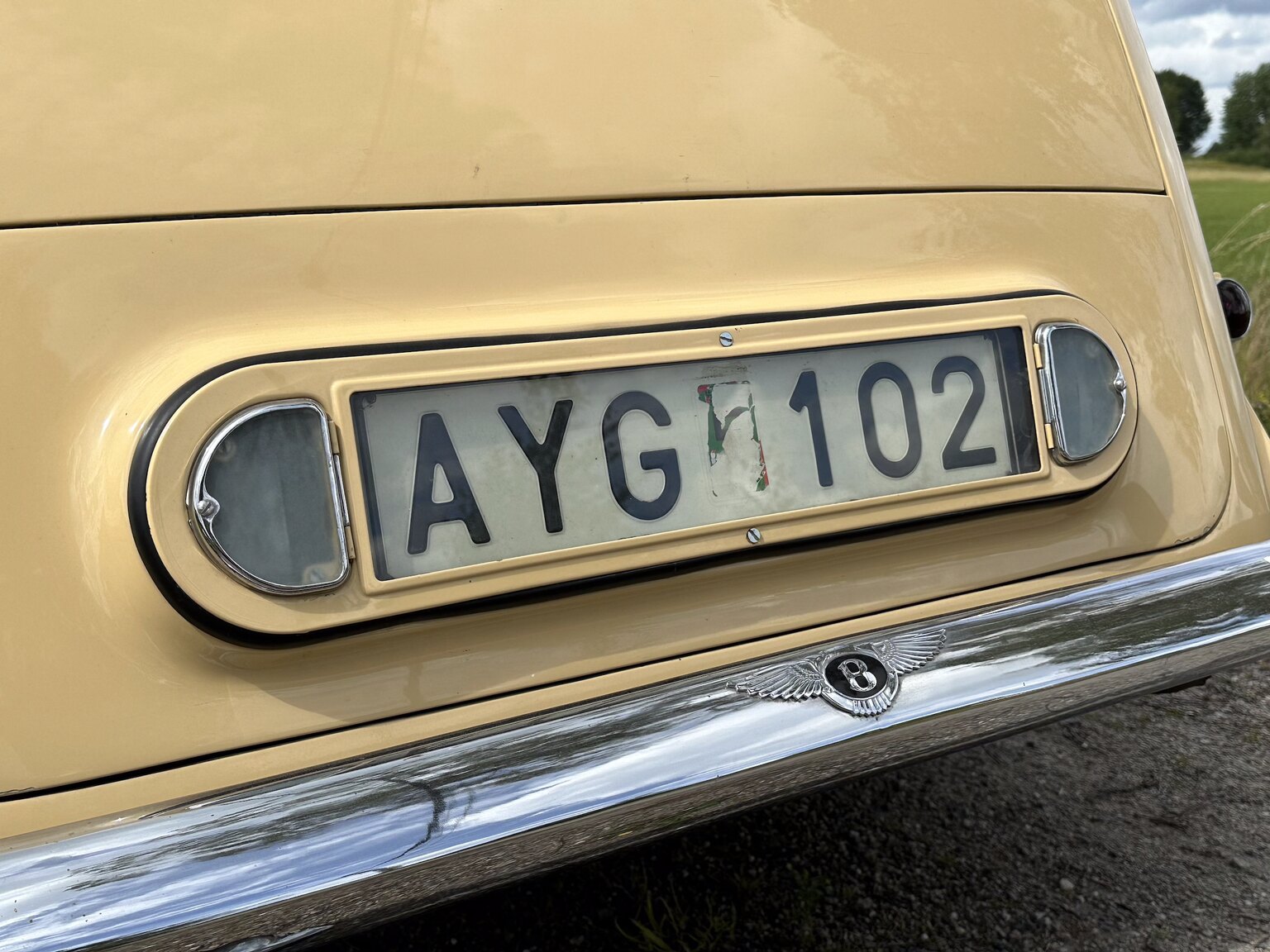 Exteriörbild på 1947 Bentley Mark IV Sport Saloon