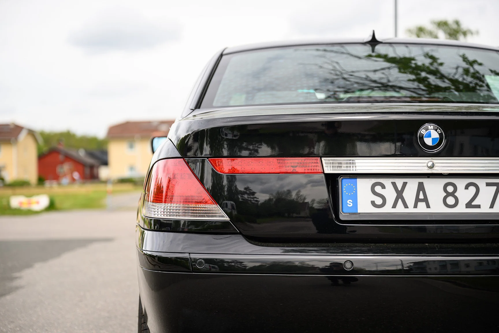 Exterior image of 2001 BMW 745i (35)