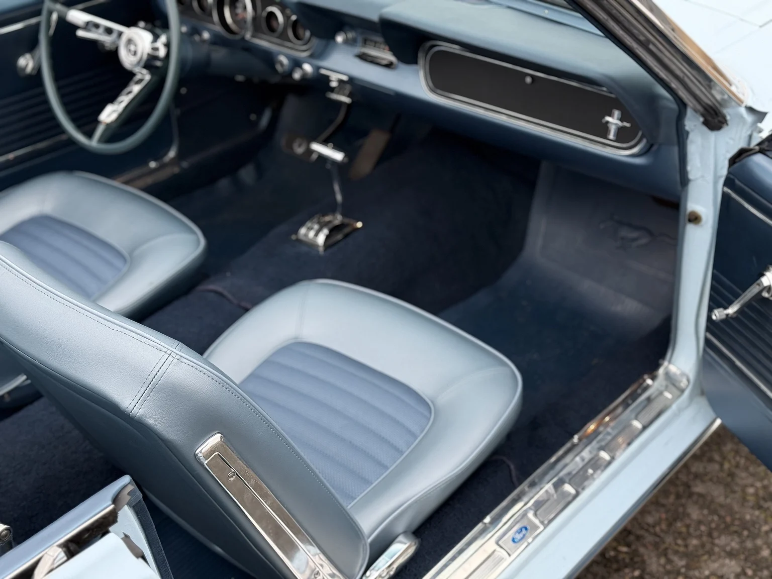 Interiörbild 1966 Ford Mustang Convertible 289 V8 (22)