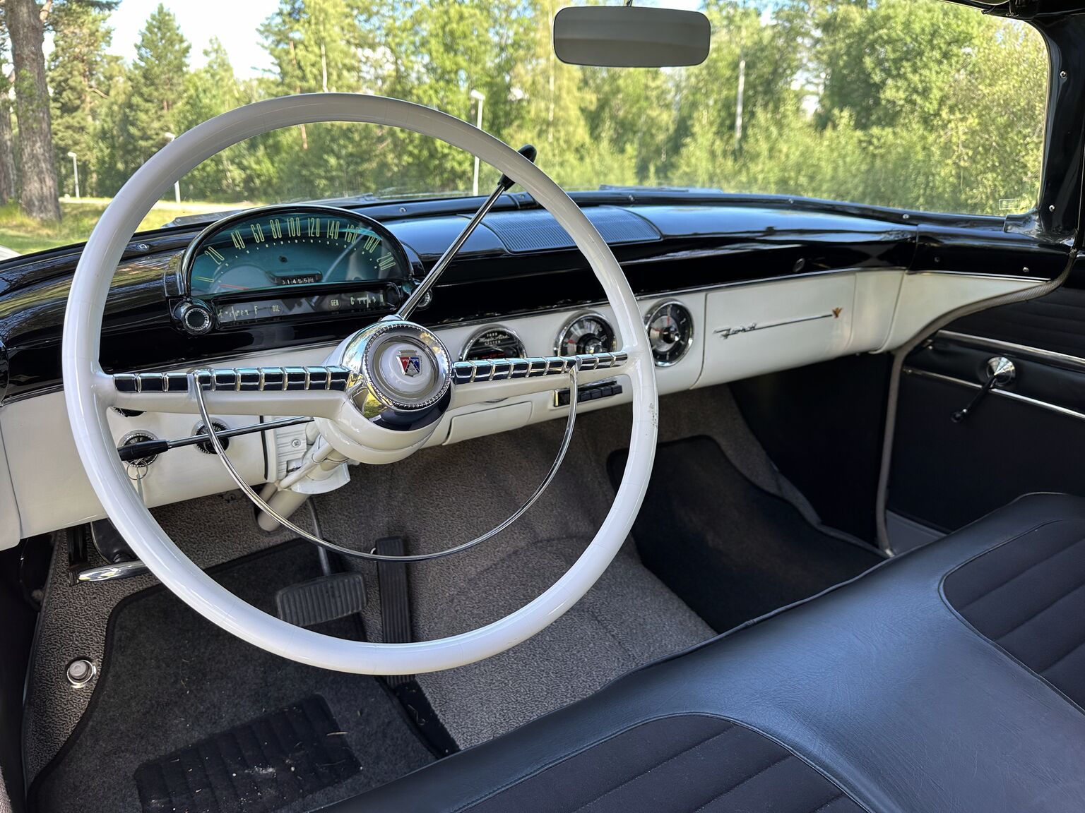 Innenraumfoto von 1955 Ford Fairlane Crown Victoria