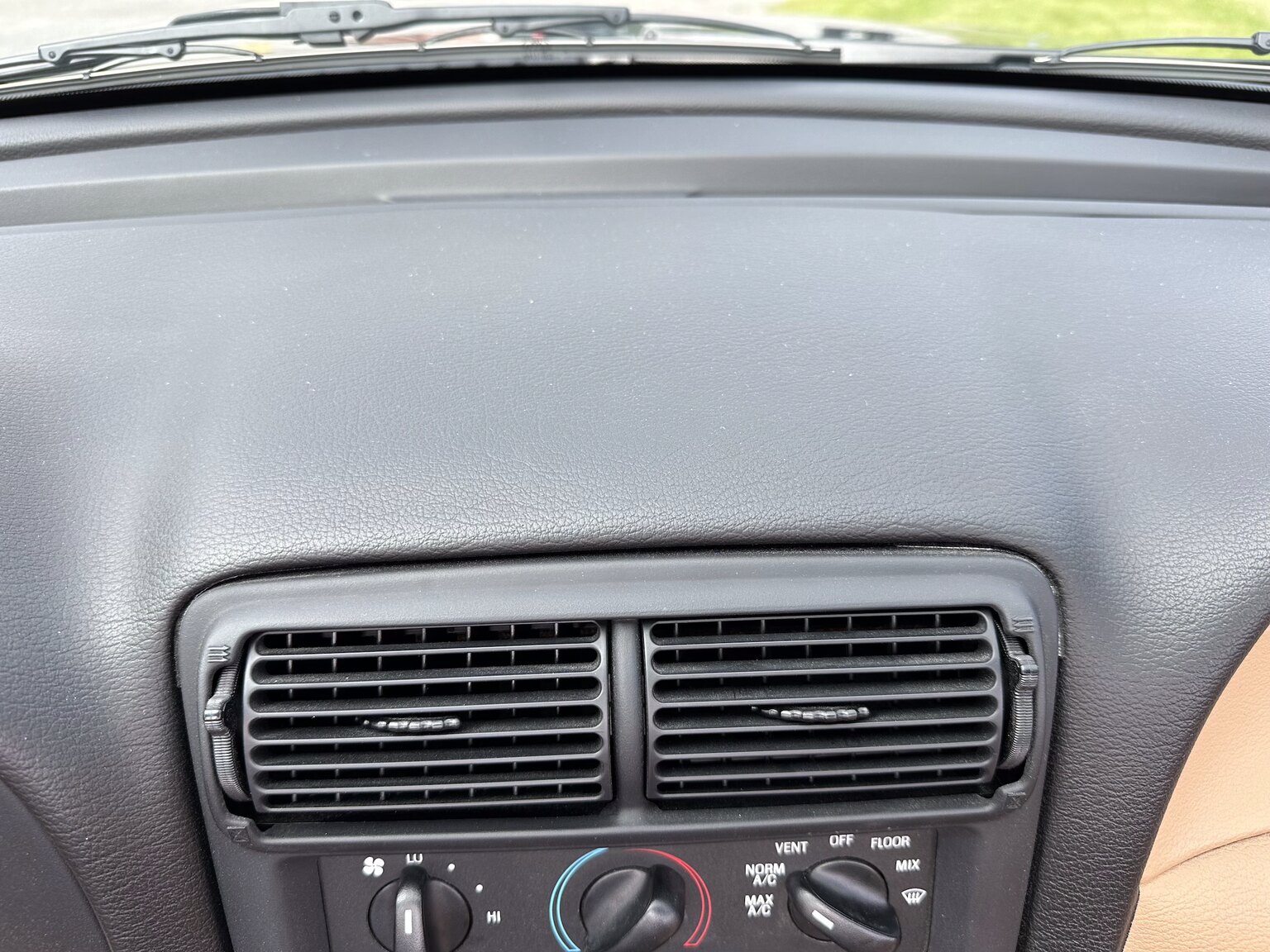 Interior image of 1998 Ford Mustang GT Convertible