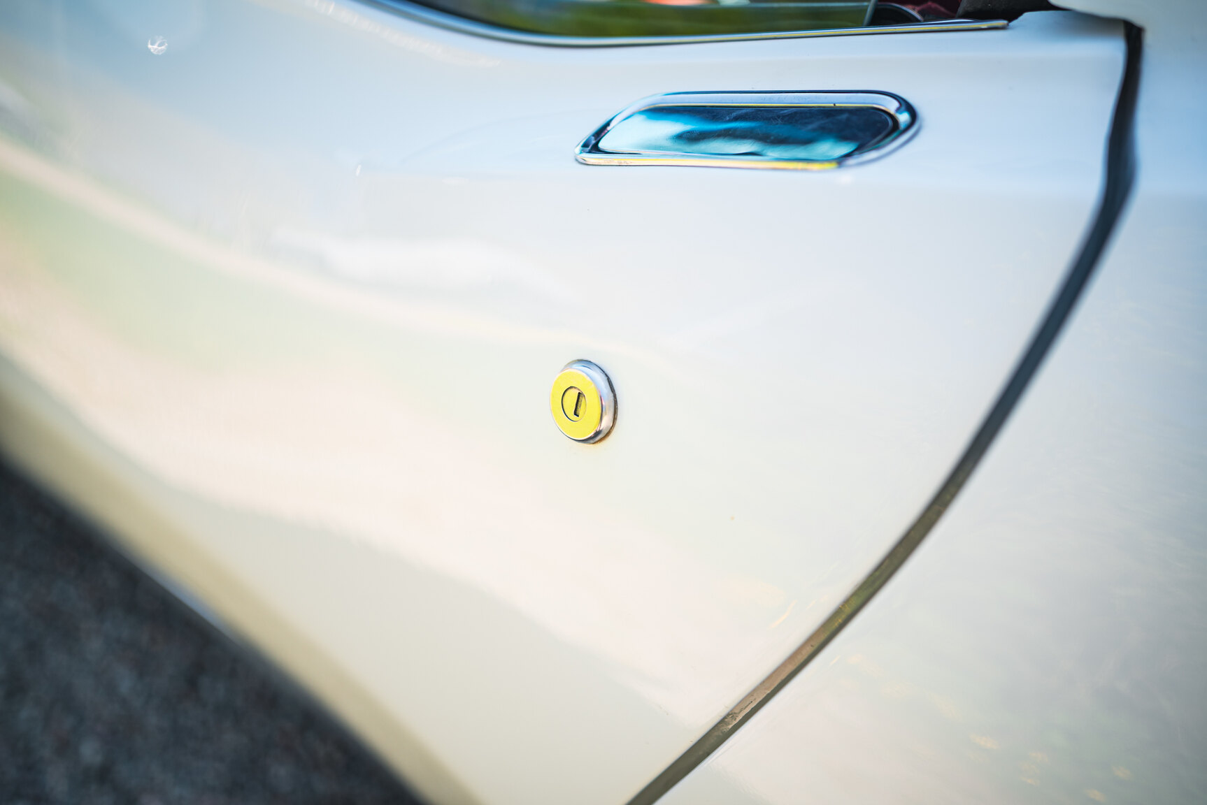 Exterior image of 1975 Chevrolet Corvette Stingray (43)