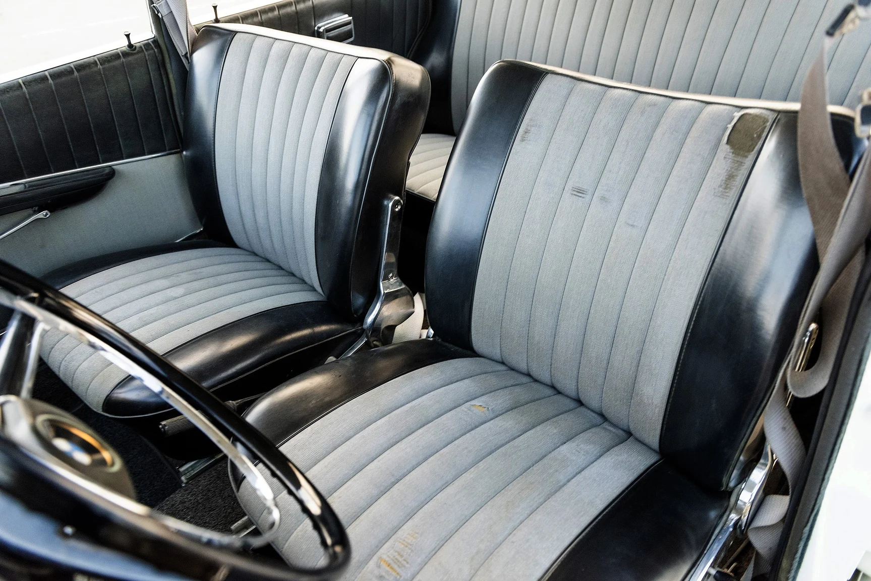 Innenraumfoto von 1964 BMW 1800 (16)