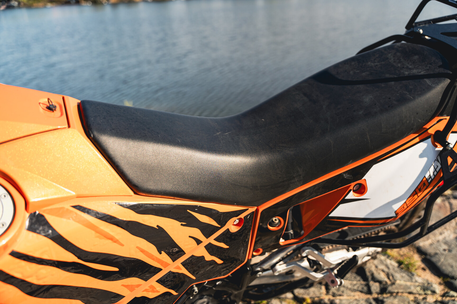 Exteriörbild på 2003 KTM 950 Adventure S