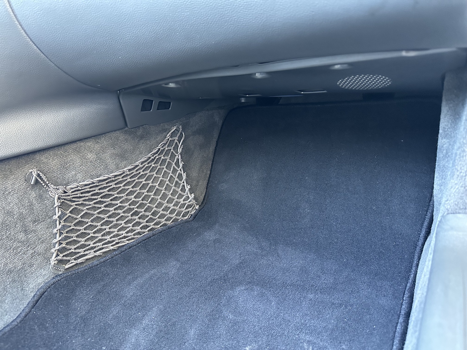 Interior image of 2002 Mercedes SL 500 (30)