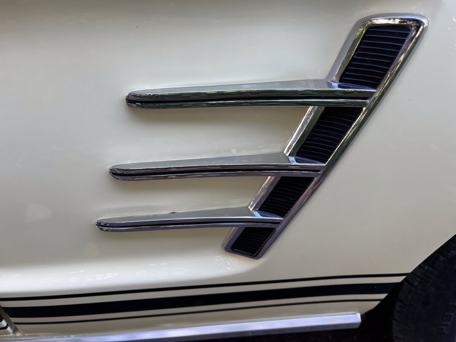 Exteriörbild på 1966 Ford Mustang Cabriolet 289cui