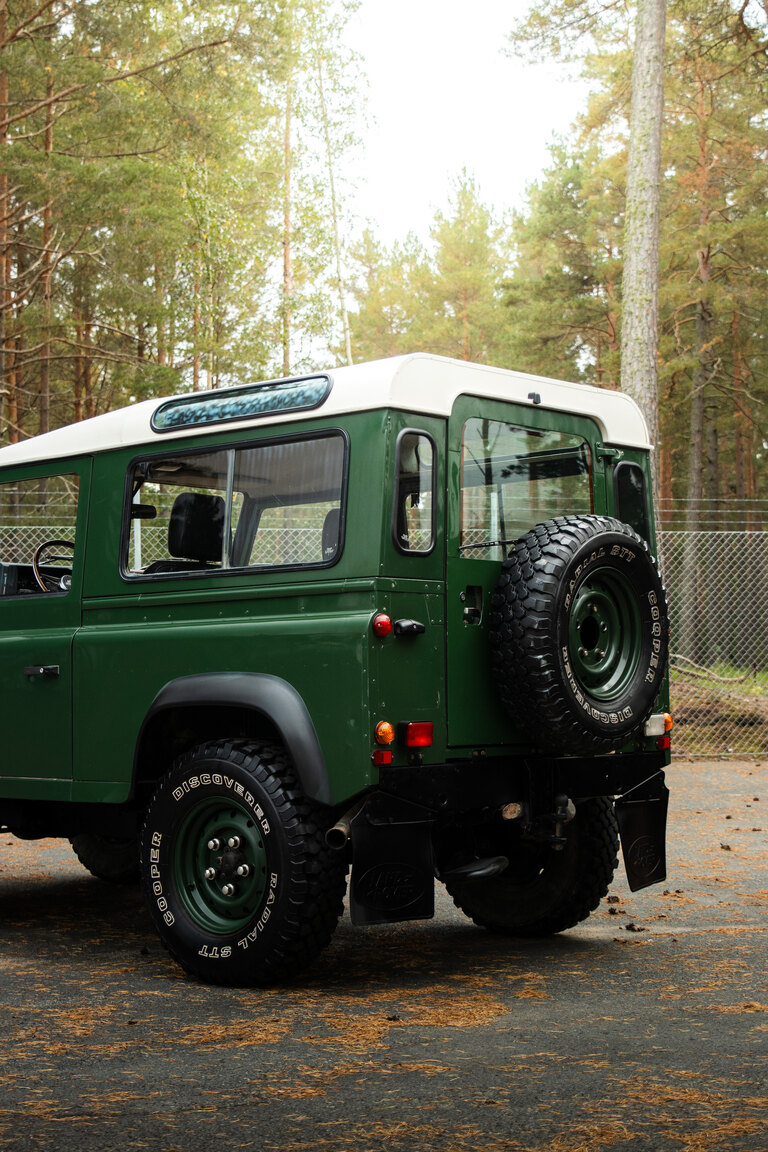 Aussenfoto 1996 Land Rover Defender 90 300TDi (9)