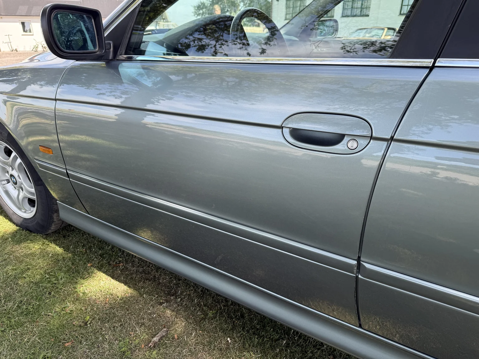 Exteriörbild på 2003 BMW 525d Sedan (63)