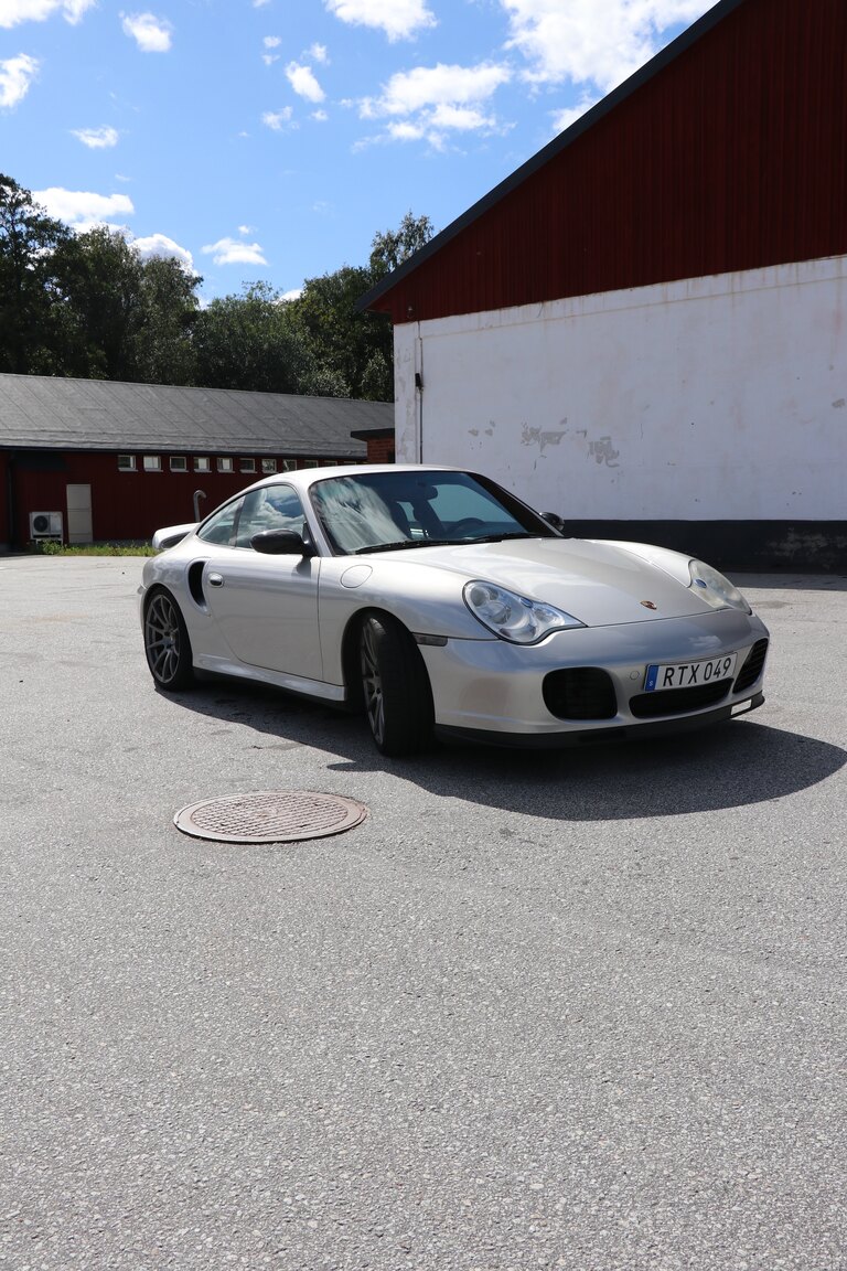 Exteriörbild på 2001 Porsche 911 Turbo