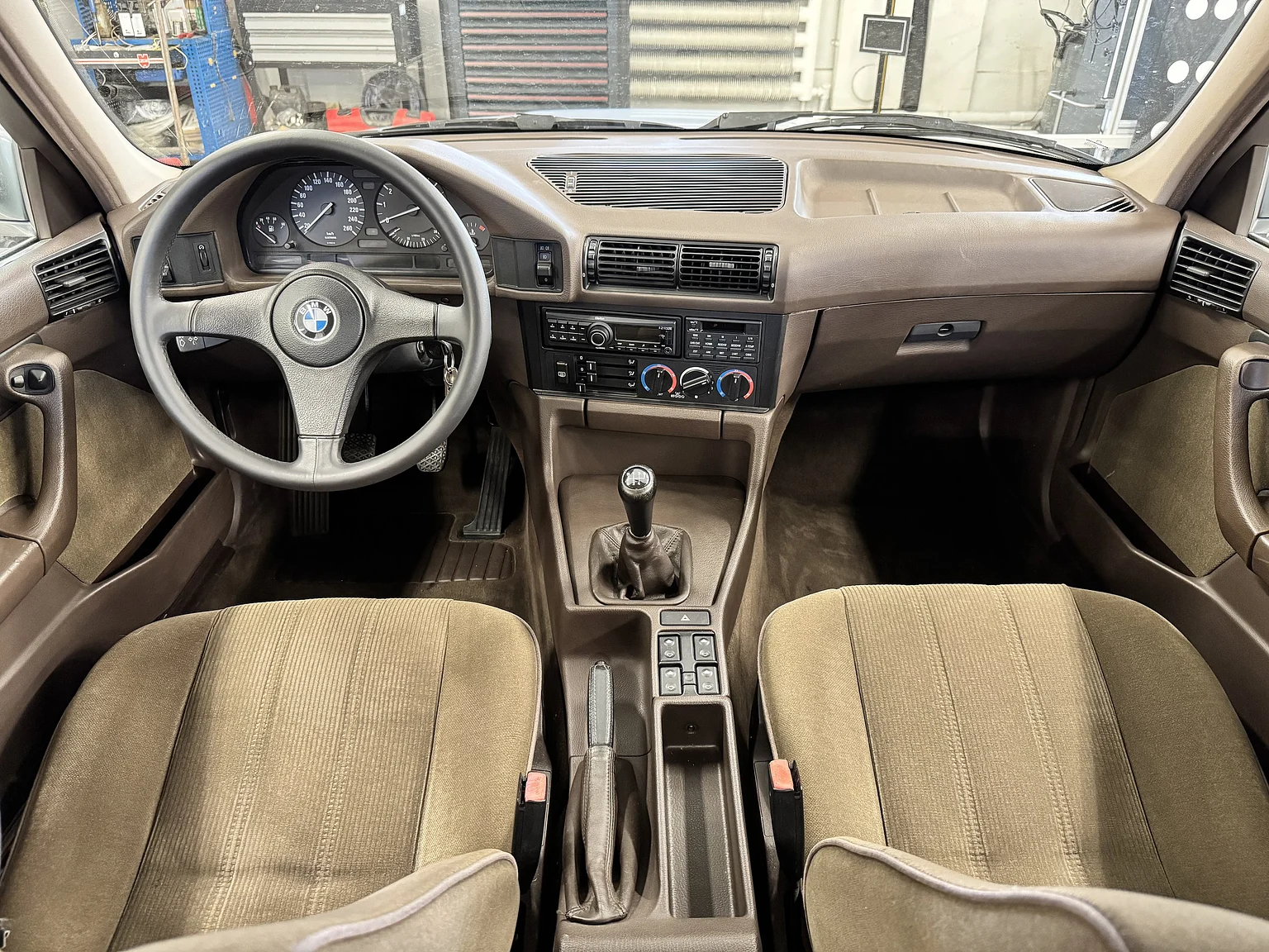 Interior image of 1988 BMW 535i - NO RESERVE (2)