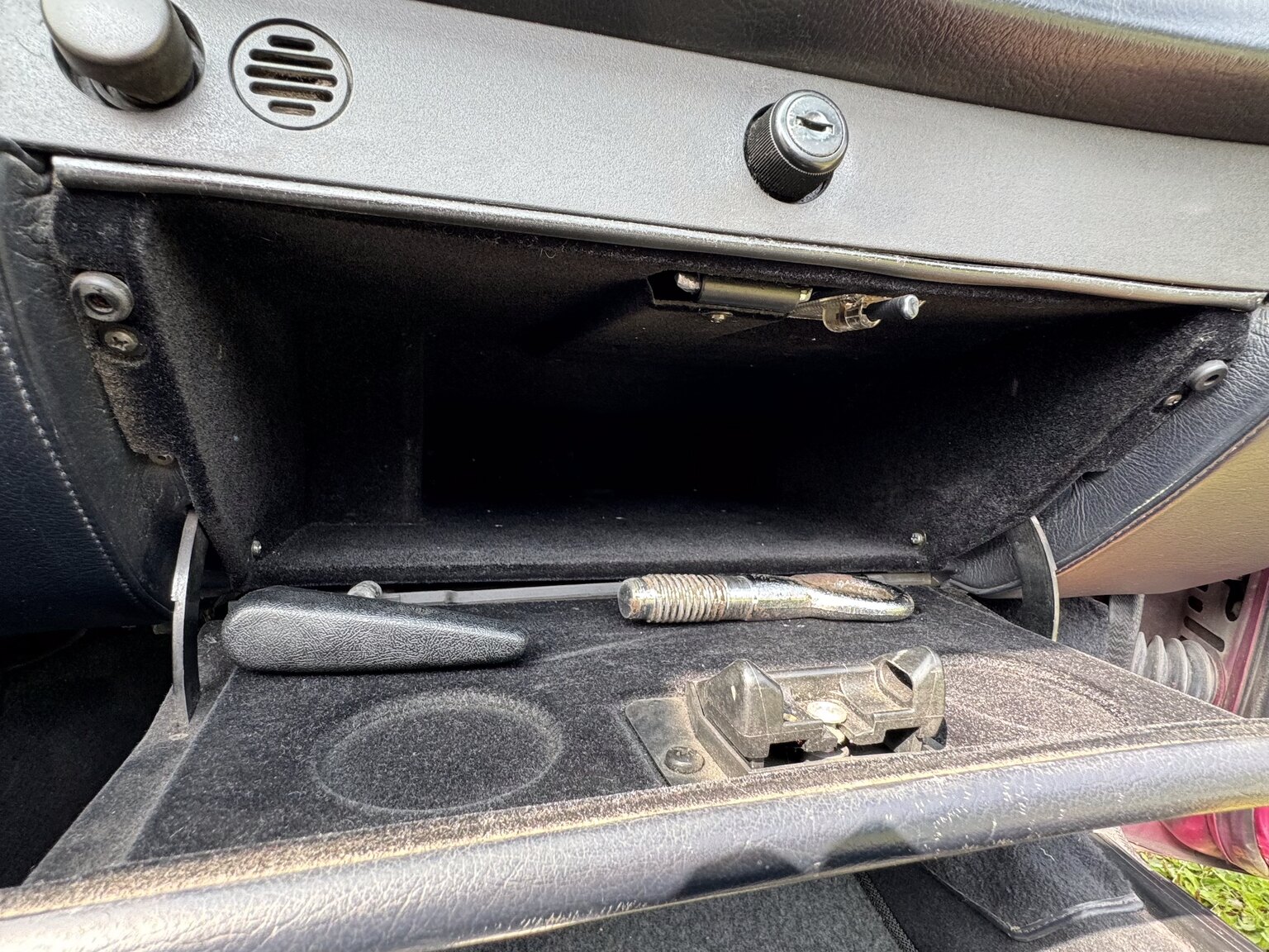 Interior image of 1990 Porsche 944 S2 Convertible