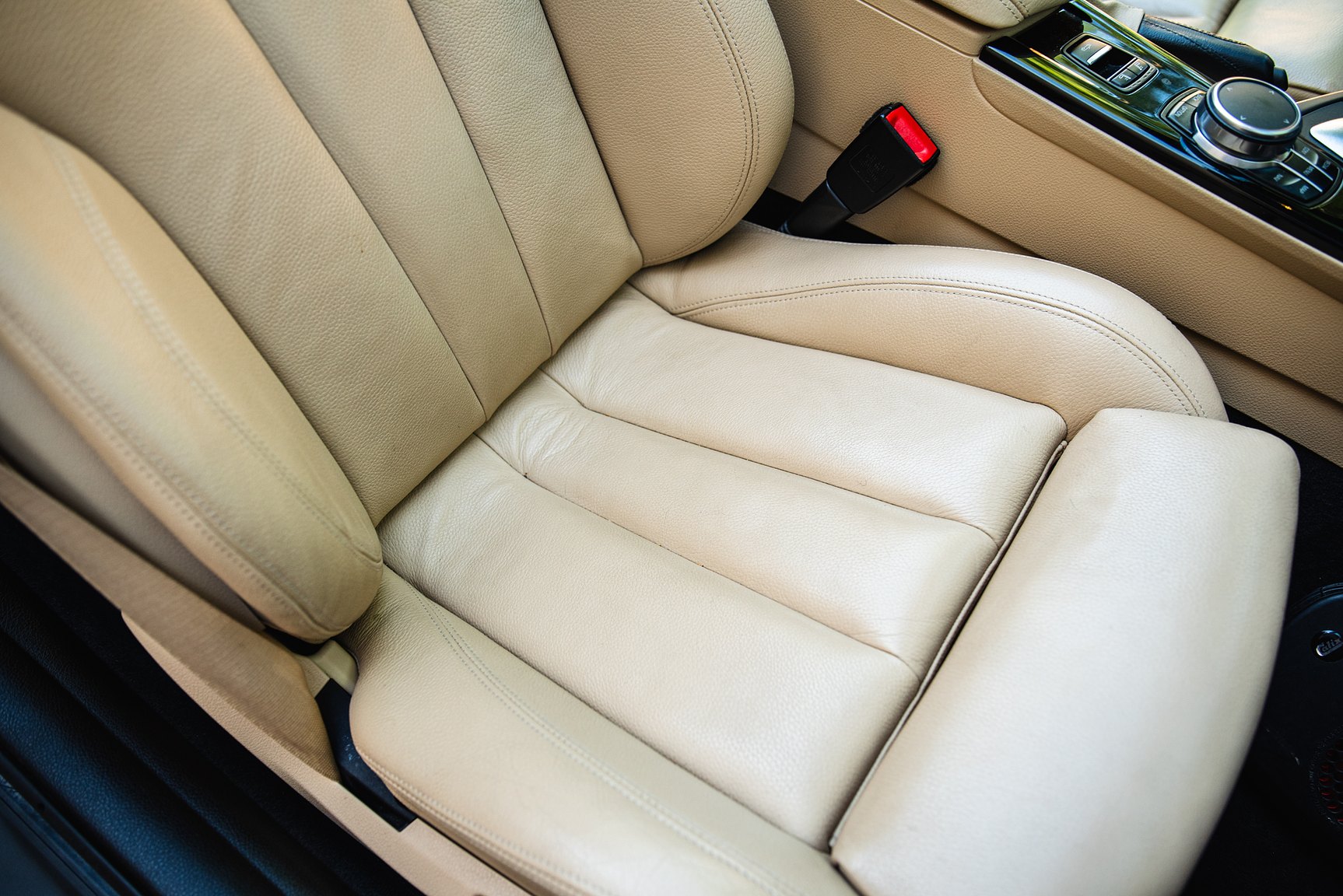 Interior image of 2018 BMW 430i xDrive Convertible