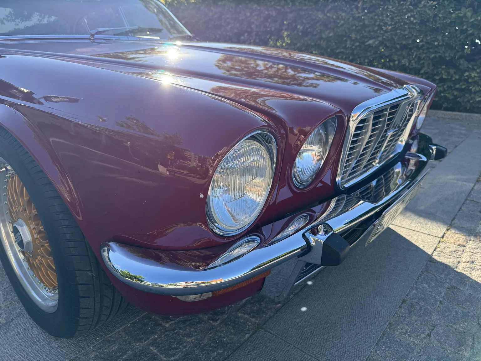 Exteriörbild på 1970 Jaguar XJ12 Performance (19)