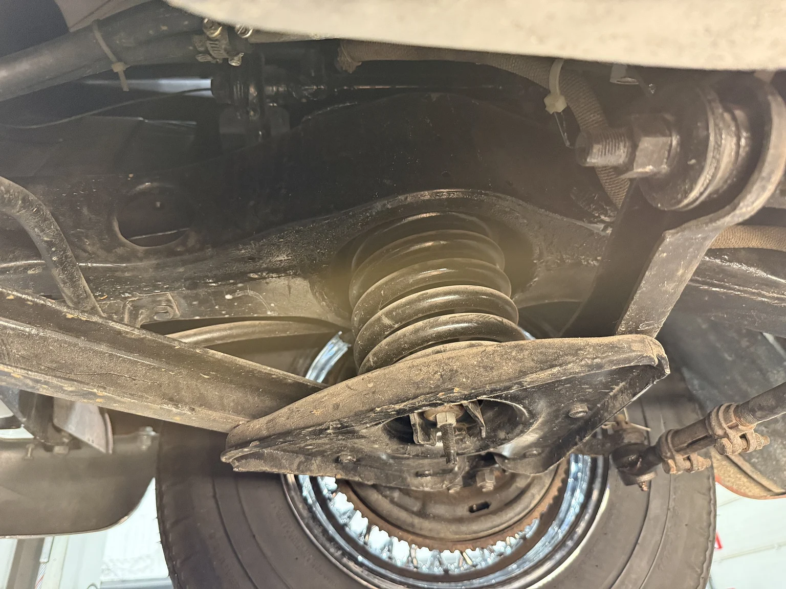 Image of 1956 Mercury Montclair Sport Sedan mechanics (14)