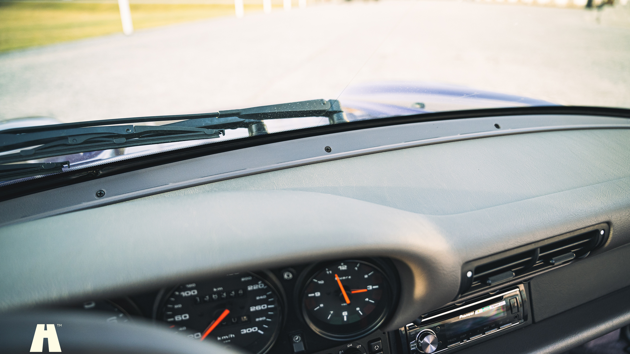 Innenraumfoto von 1994 Porsche 993 Cabriolet (37)