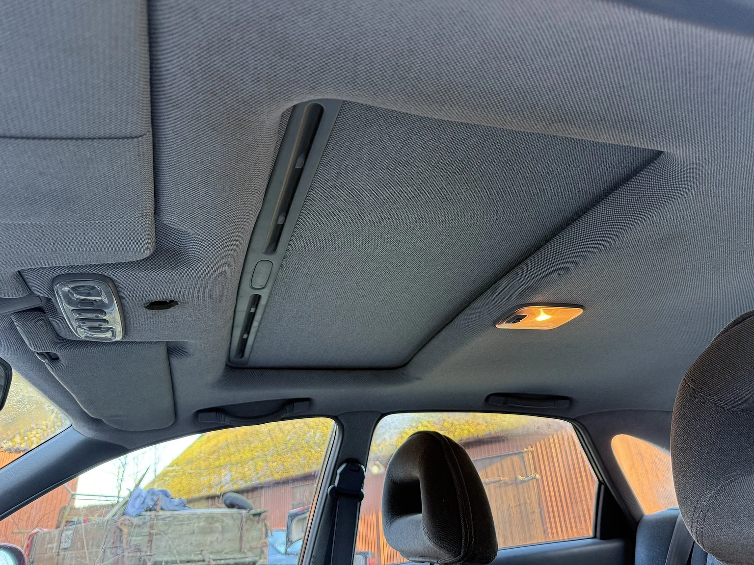 Interiörbild 1992 Mazda 626 Hatchback 2.5 V6 Automatic (13)