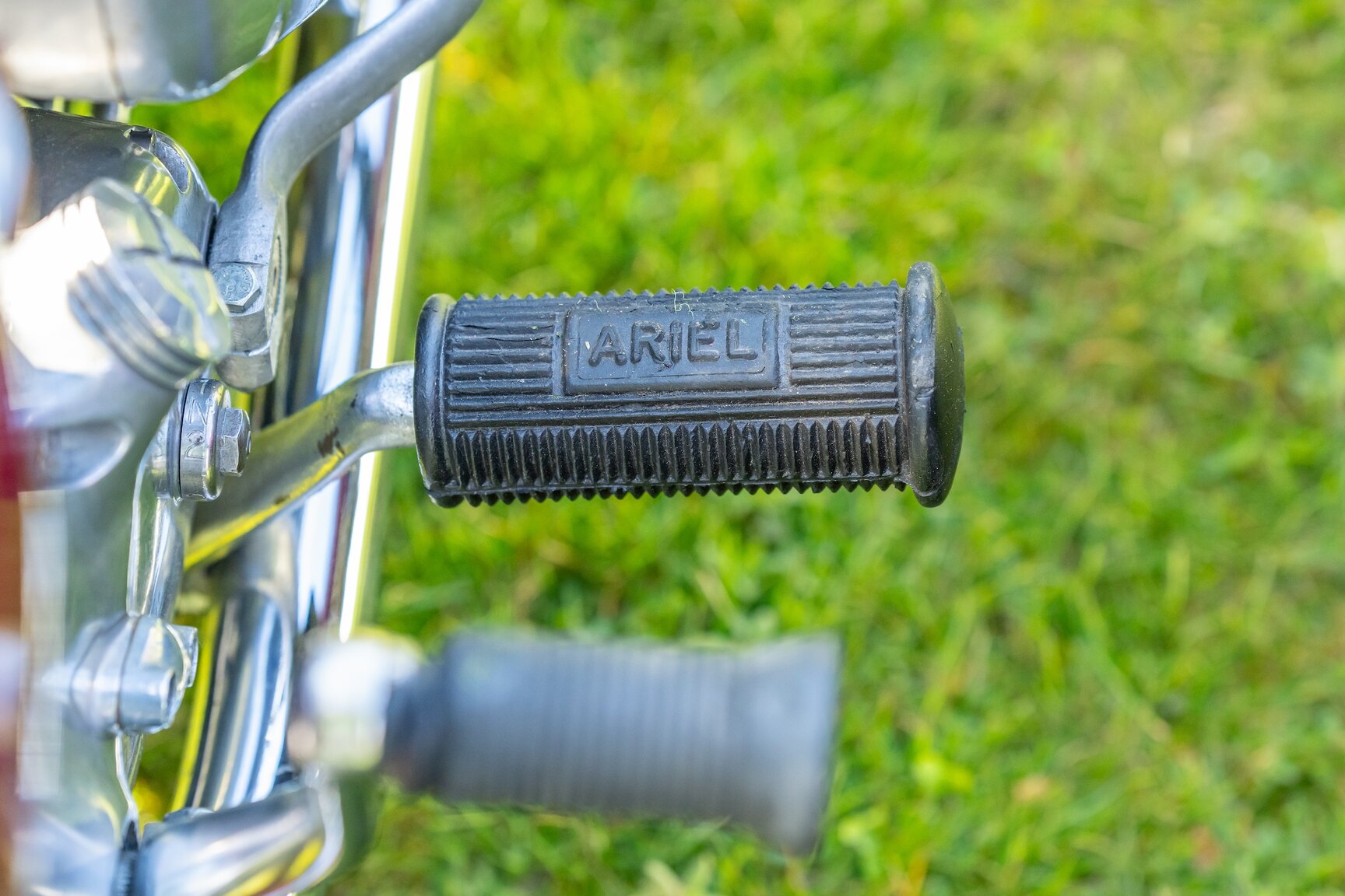 Exteriörbild på 1954 Ariel FH 650 Huntsmaster Twin