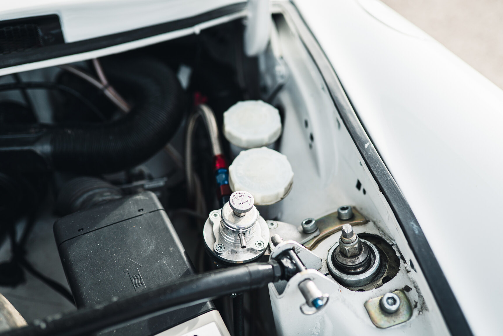 Image of 1977 Porsche 911 RSR Rallycar mechanics