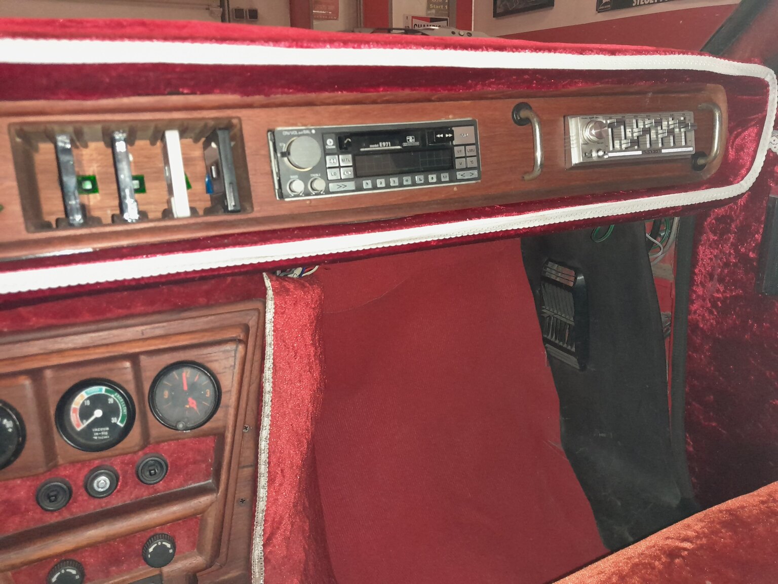 Interior image of 1968 Volvo 145 Custom