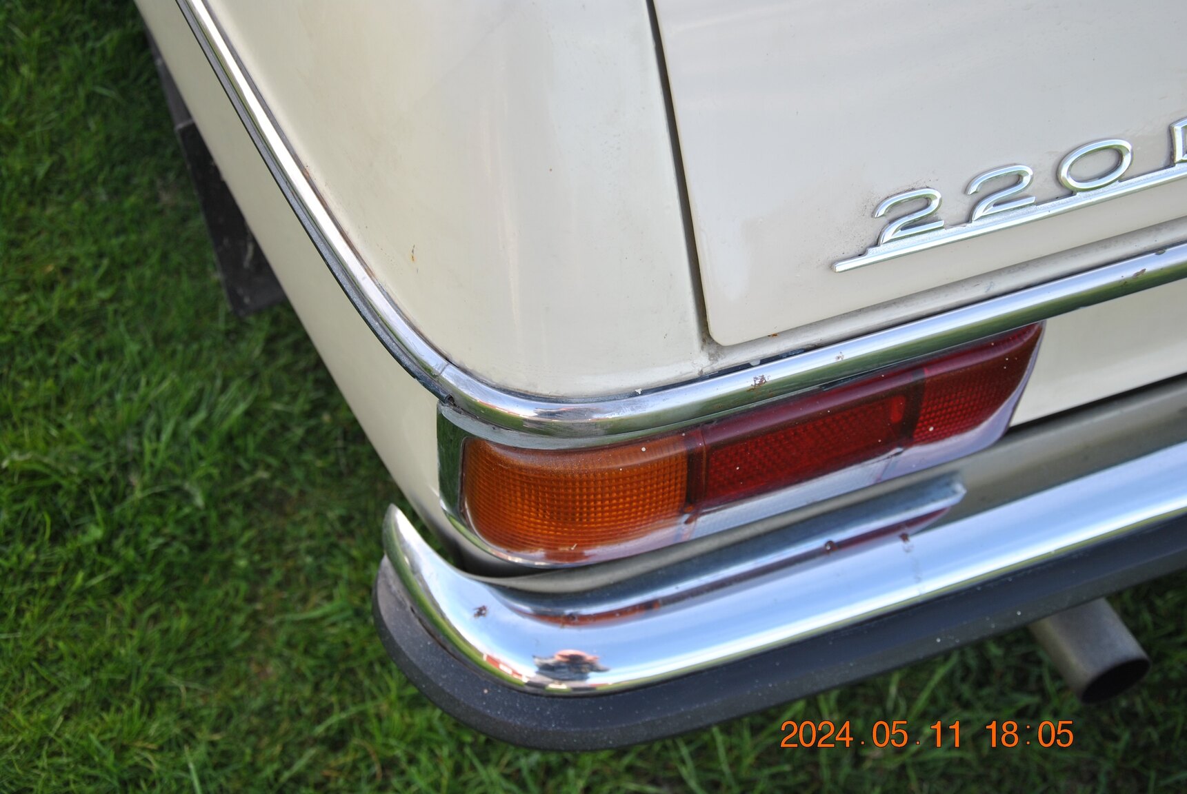 Exteriörbild på 1971 Mercedes-Benz 220D