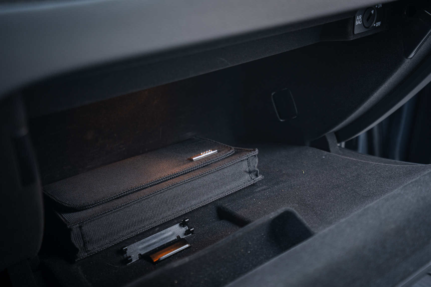 Interior image of 2011 Audi S4 (50)