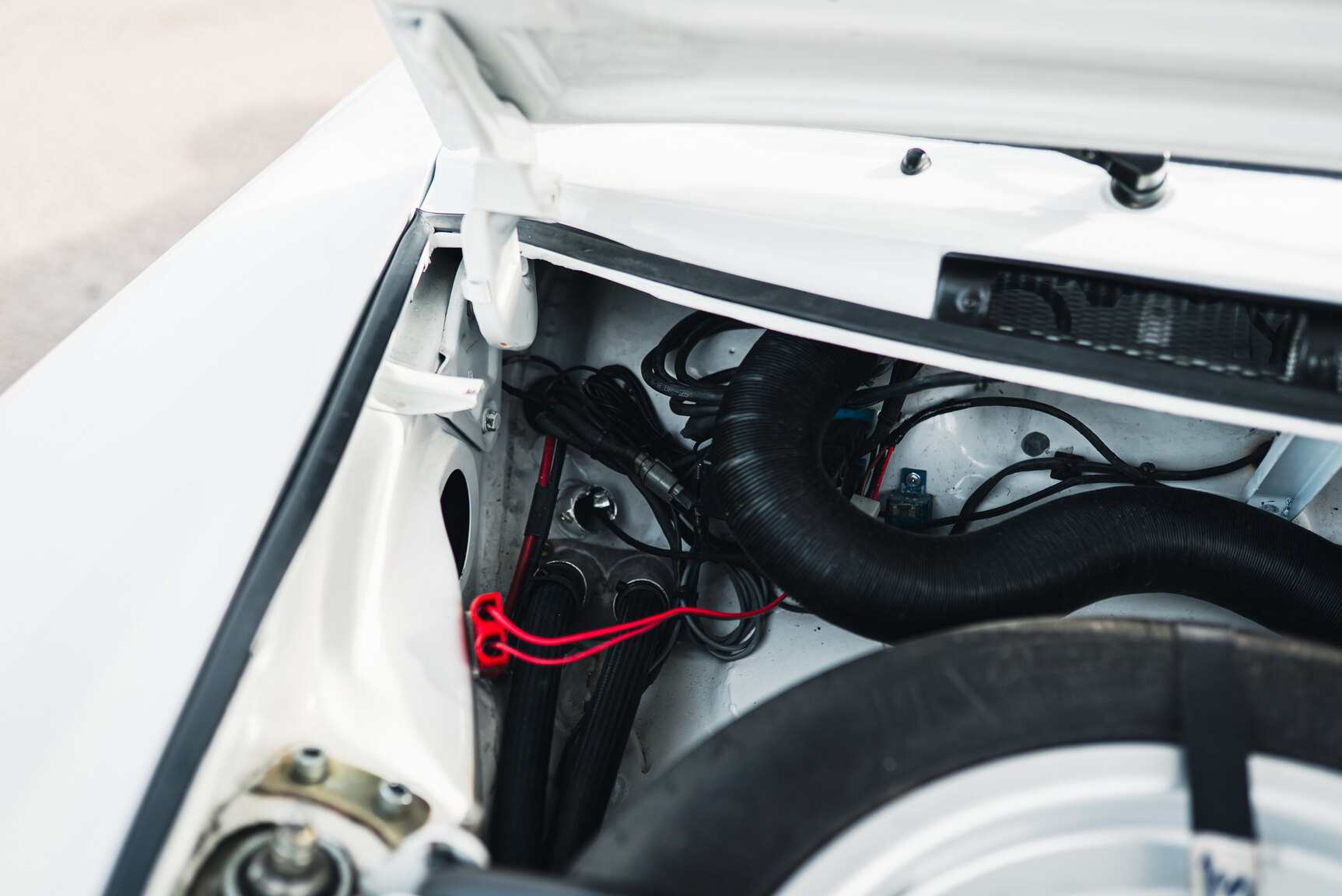 Image of 1977 Porsche 911 RSR Rallycar mechanics