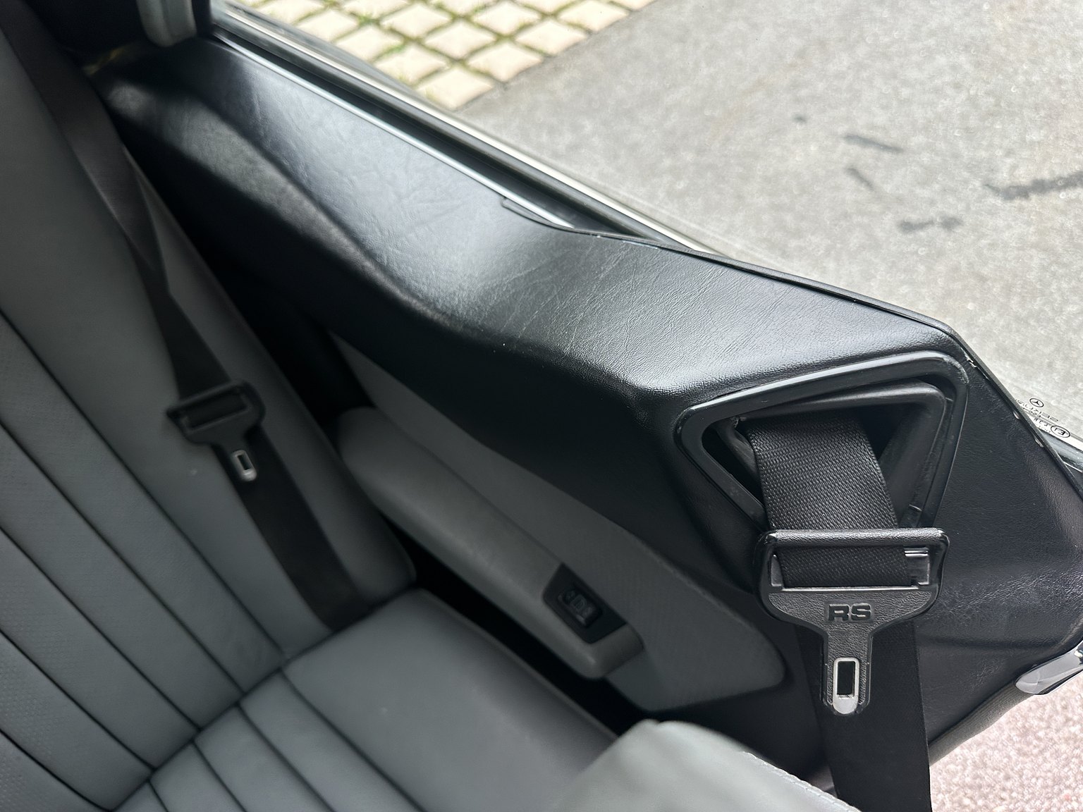 Interior image of 1989 Mercedes-Benz 300 CE Koenig Specials