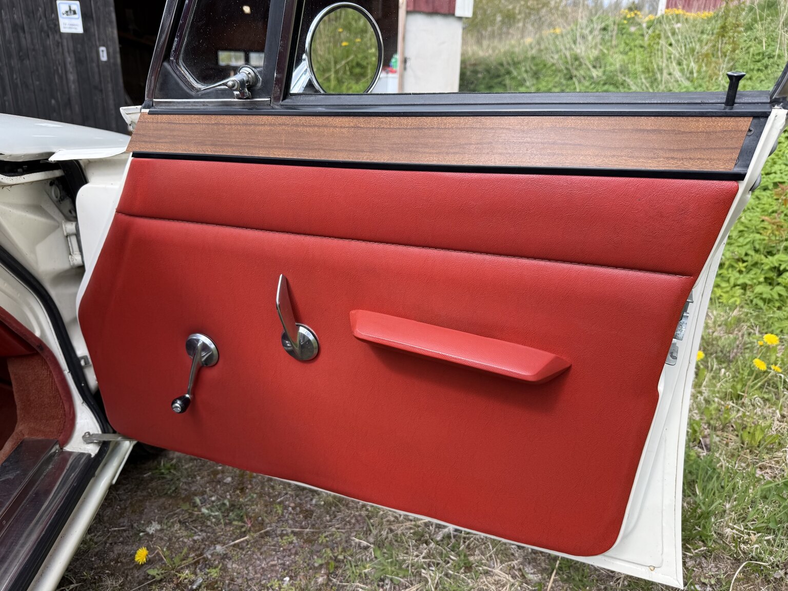 Interior image of 1967 Rover 2000 TC 2.0 OHC
