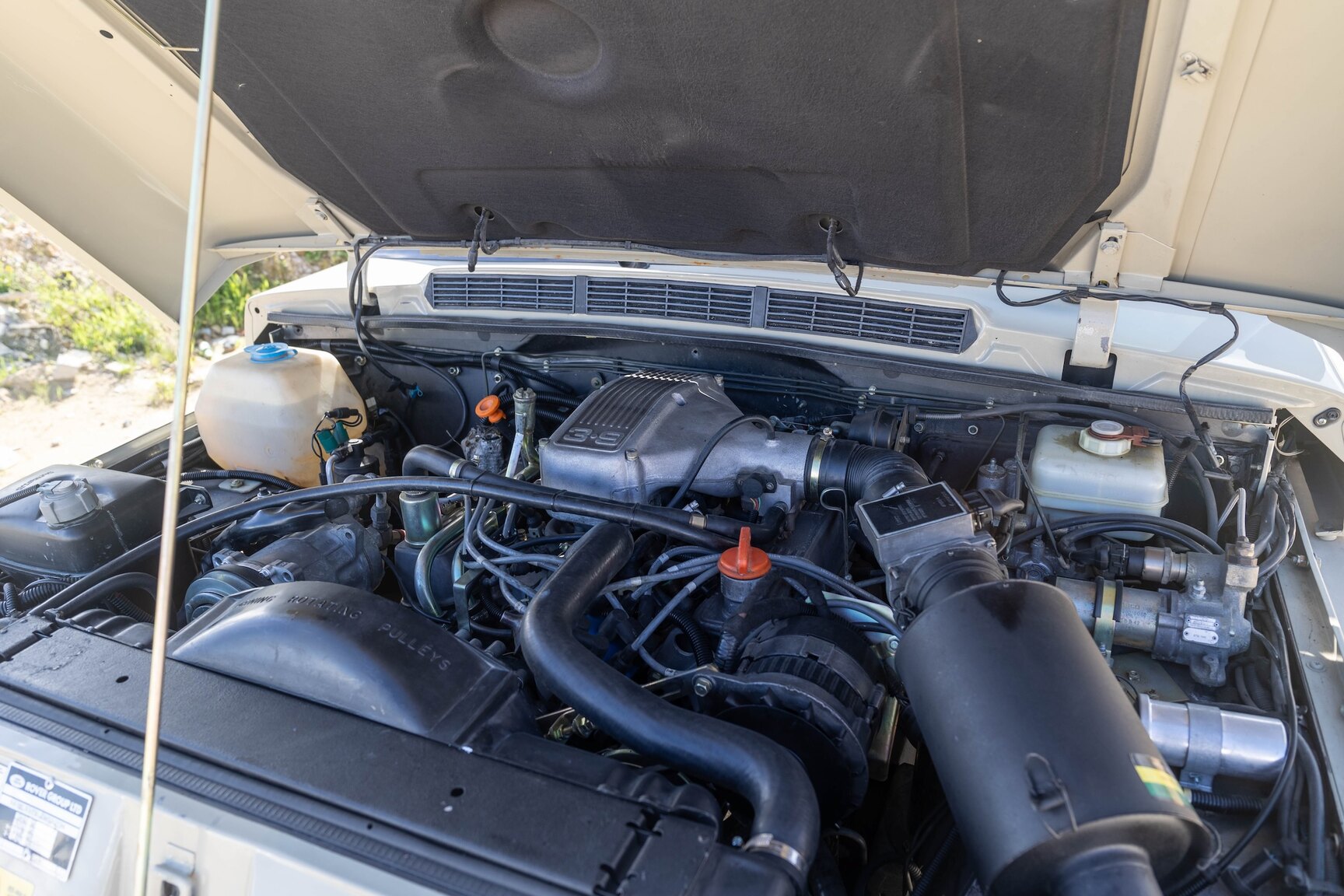 Image of 1991 Range Rover Restomod mechanics