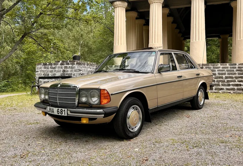 1976 Mercedes-Benz 300 D