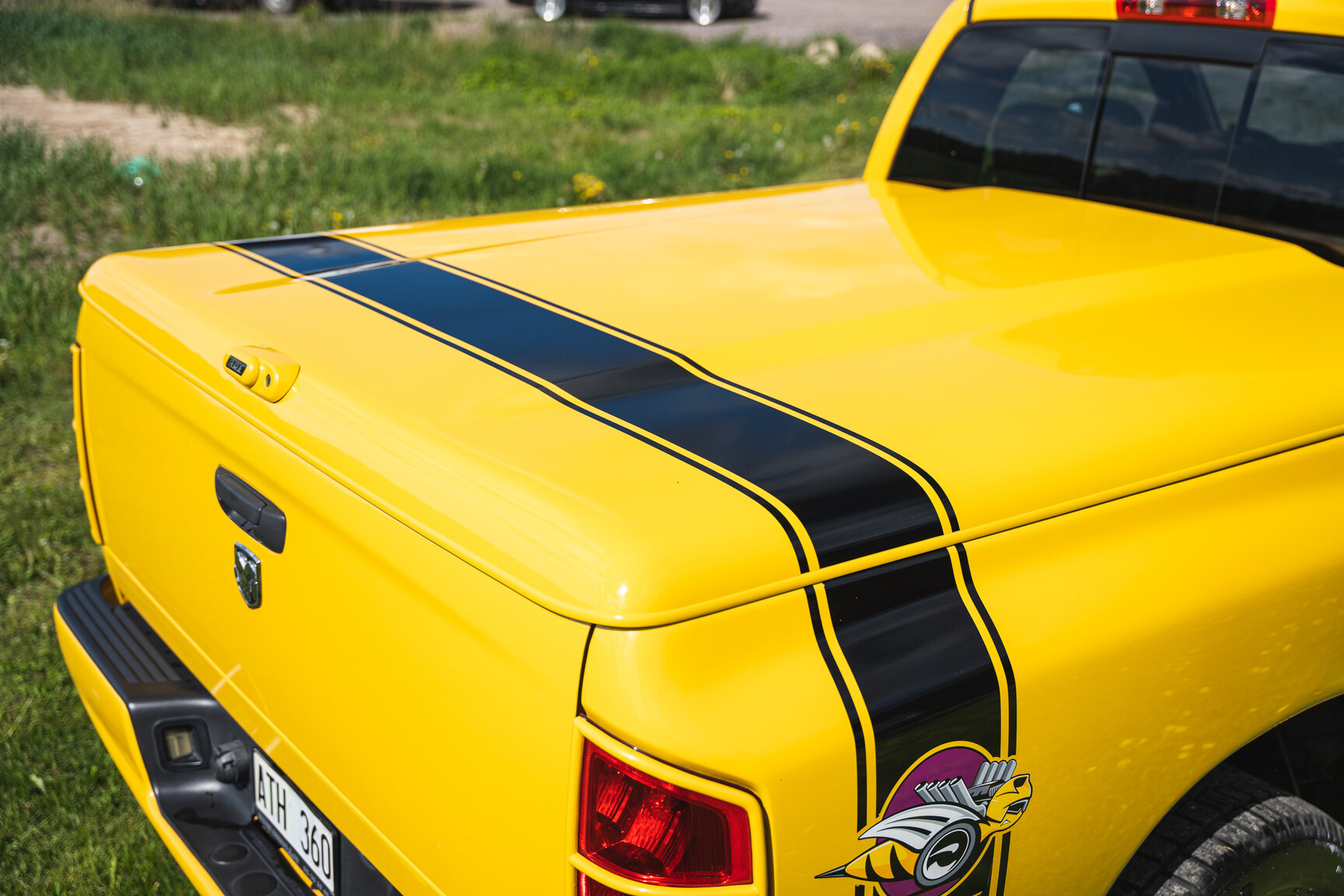 Exteriörbild på 2005 Dodge Ram 1500 Bumble Bee