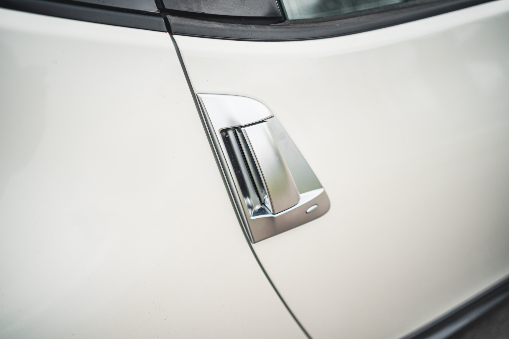 Exterior image of 2014 Nissan 370Z Nismo