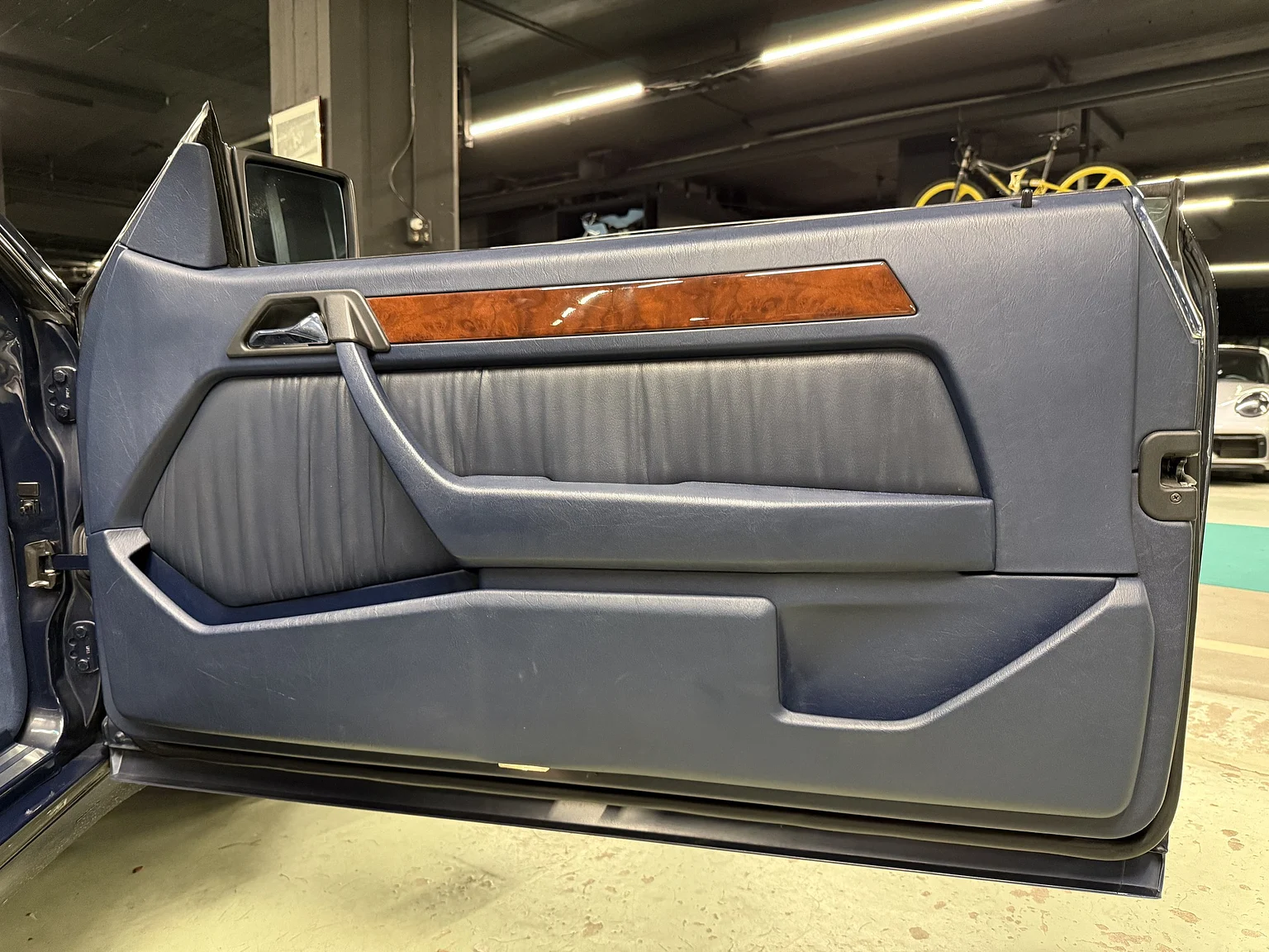 Interiörbild 1993 Mercedes-Benz 300 CE-24 Cabriolet (9)