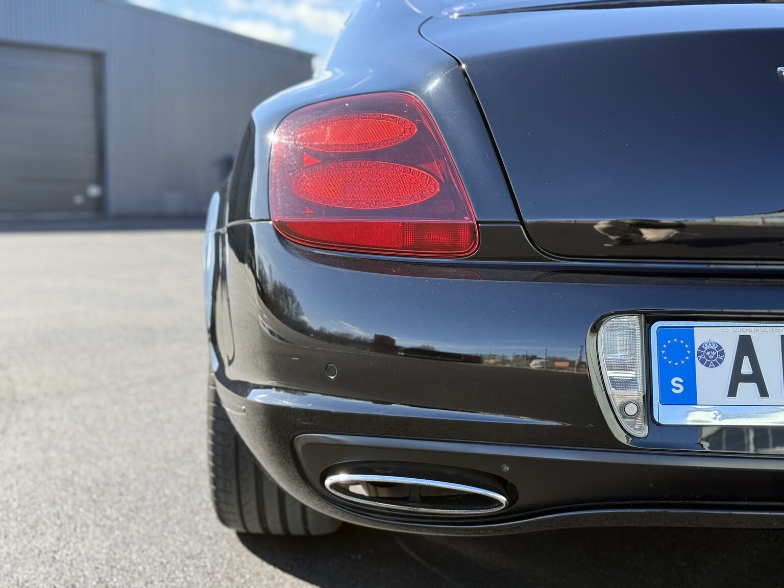 Exteriörbild på 2011 Bentley Continental Supersports
