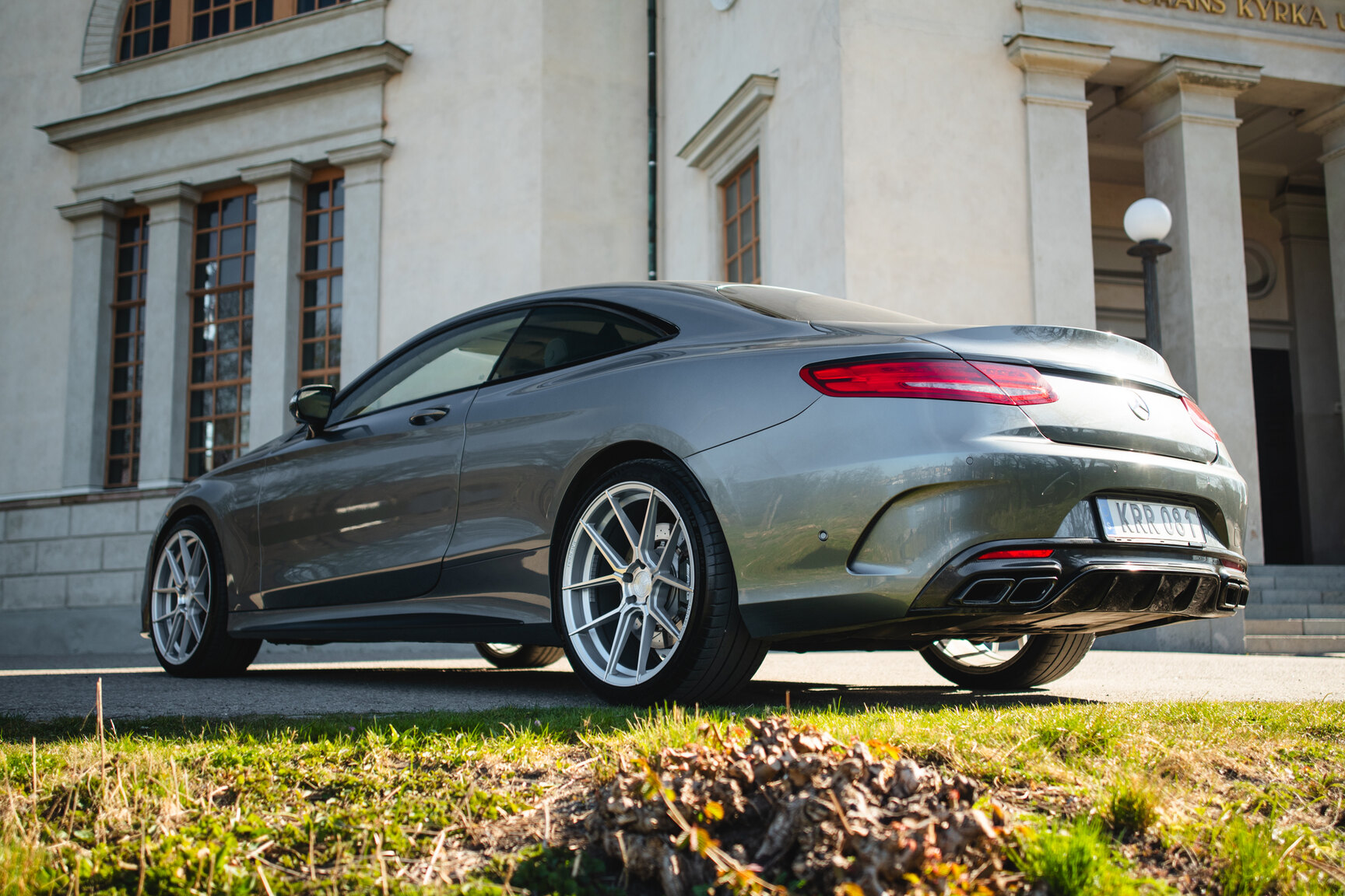 Exterior image of 2016 Mercedes-Benz S63 AMG 4MATIC Coupé