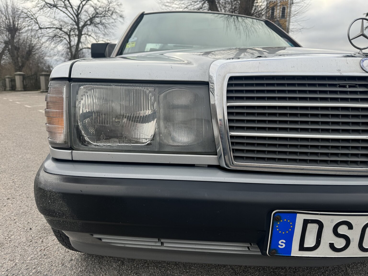 Exteriörbild på 1992 Mercedes-Benz 190 D