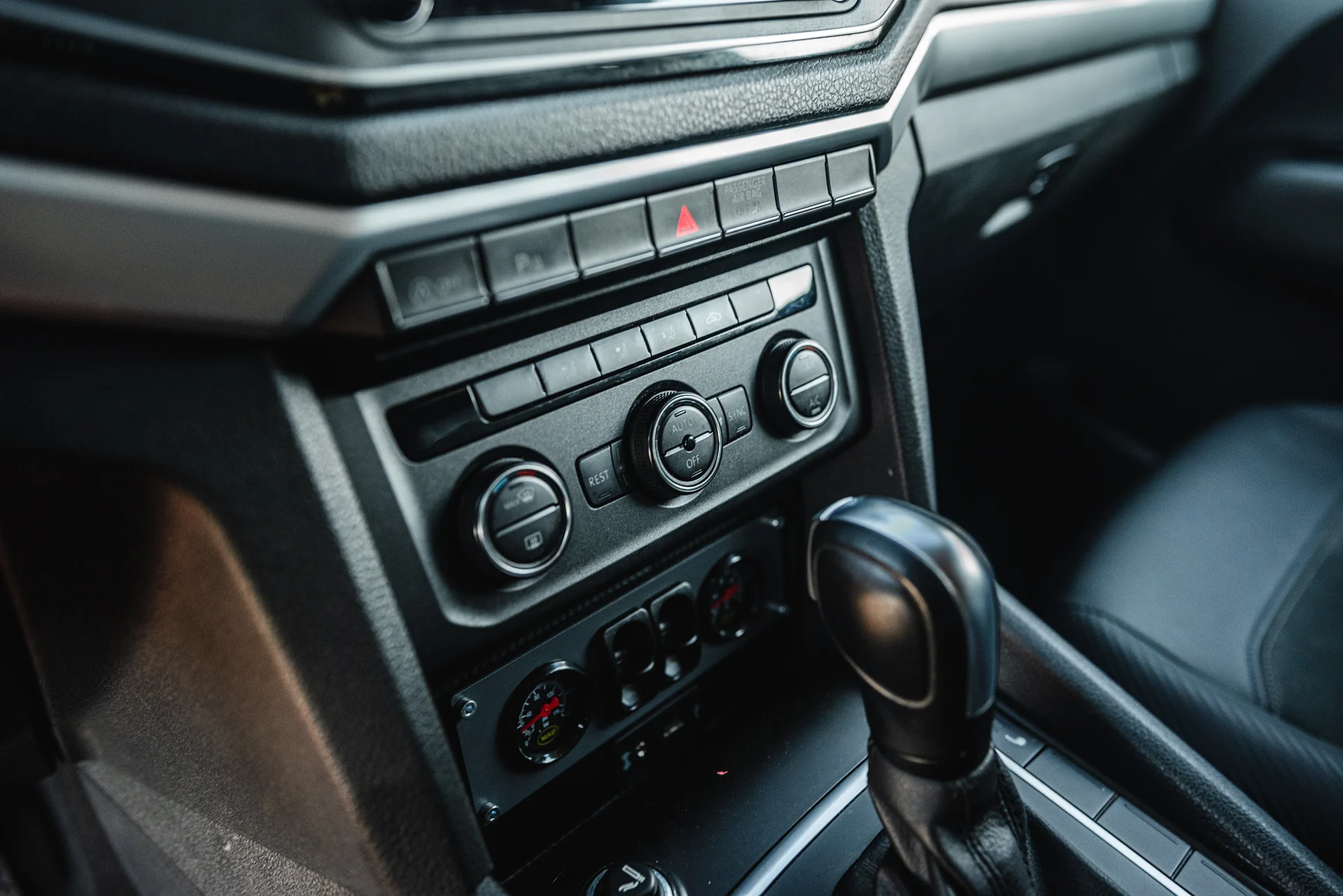 Interior image of 2020 Northea Camper Expedition Volkswagen Amarok (28)