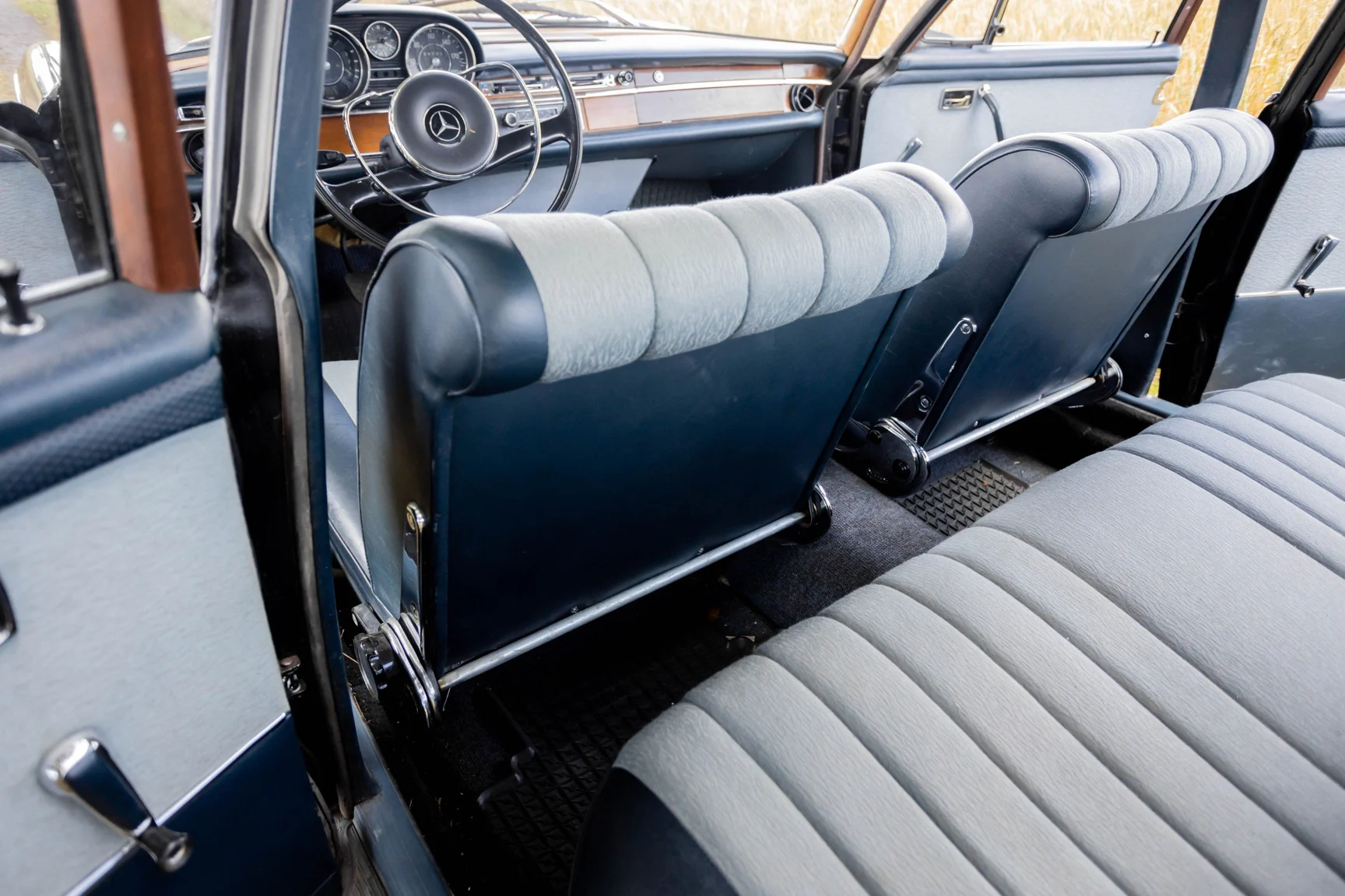 Innenraumfoto von 1967 Mercedes-Benz 250 S (31)
