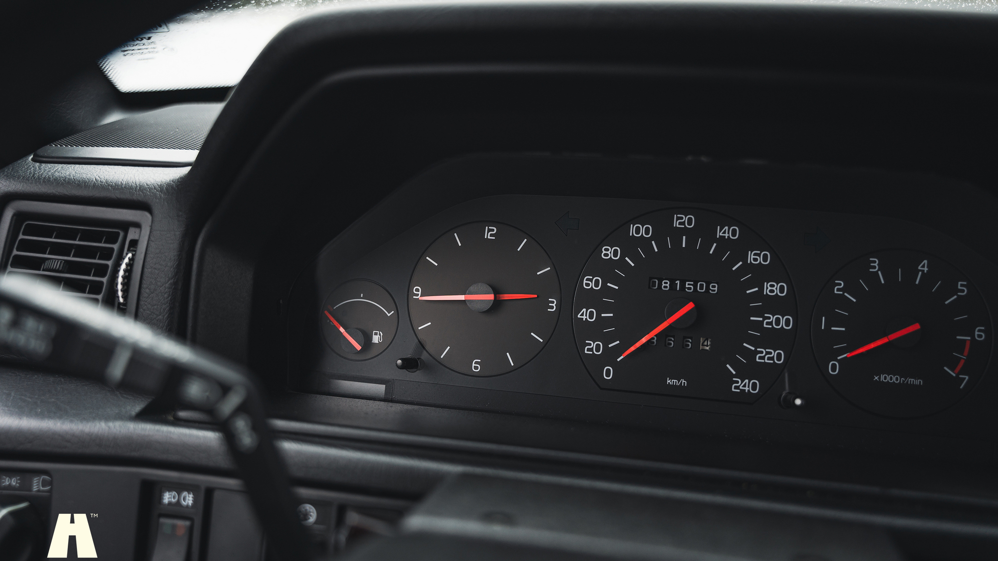 Interior image of 1995 Volvo 940 SE