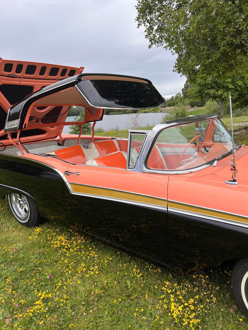 Aussenfoto 1957 Ford Fairlane 500 Skyliner Retract