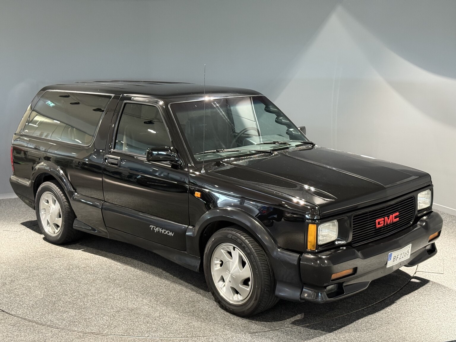 Exterior image of 1992 GMC Typhoon 